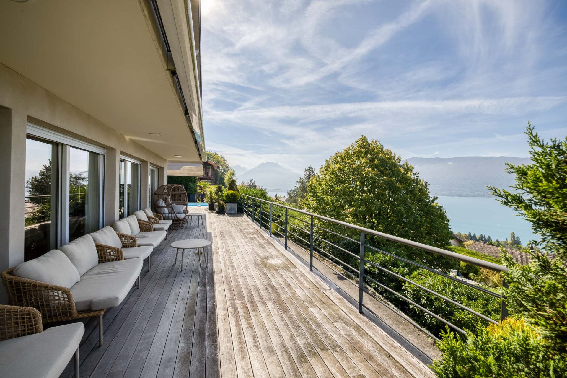 luxury house 6 Rooms for sale on VEYRIER DU LAC (74290)