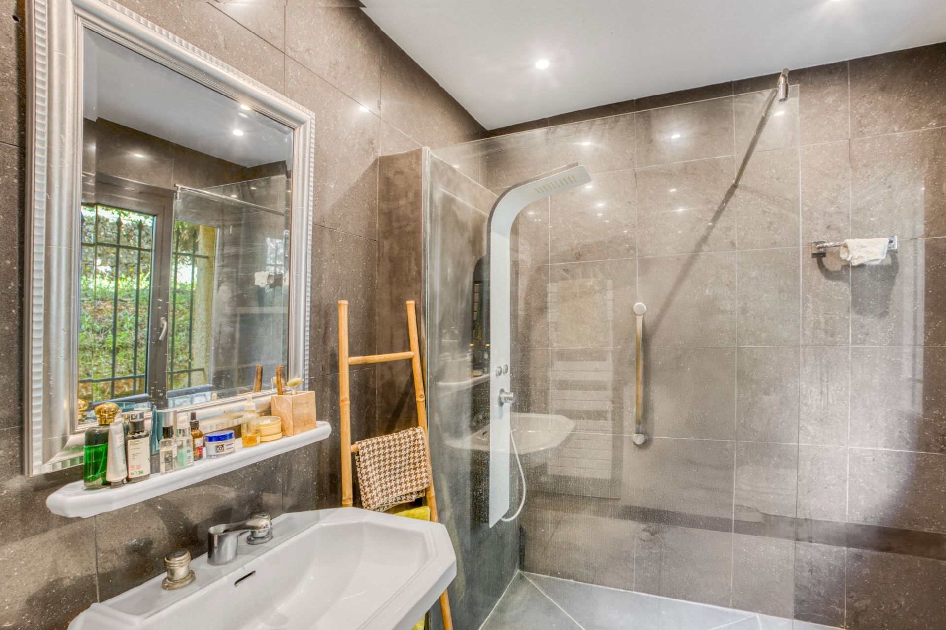 villa de luxe 5 Pièces en vente sur CABRIS (06530)