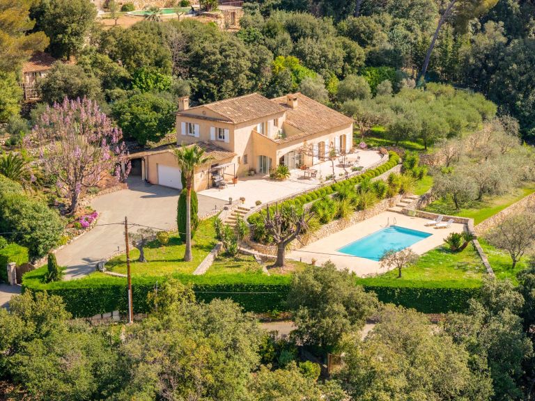 villa de luxe 5 Pièces en vente sur CABRIS (06530)