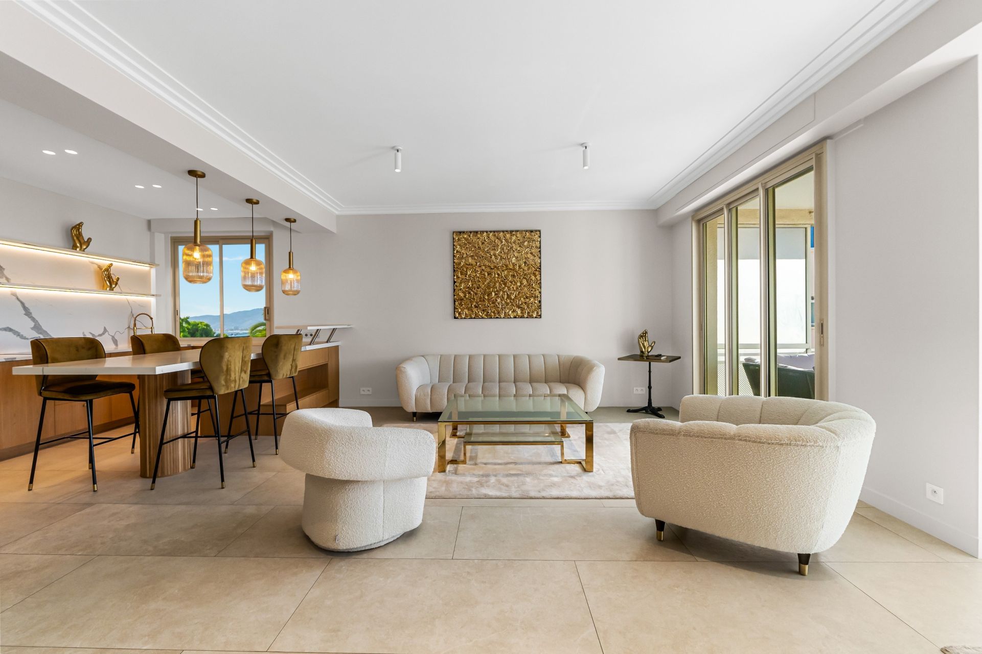 luxury apartment 3 Rooms for sale on CANNES (06400)