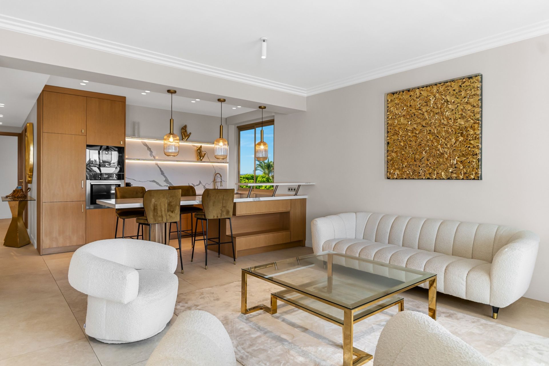luxury apartment 3 Rooms for sale on CANNES (06400)
