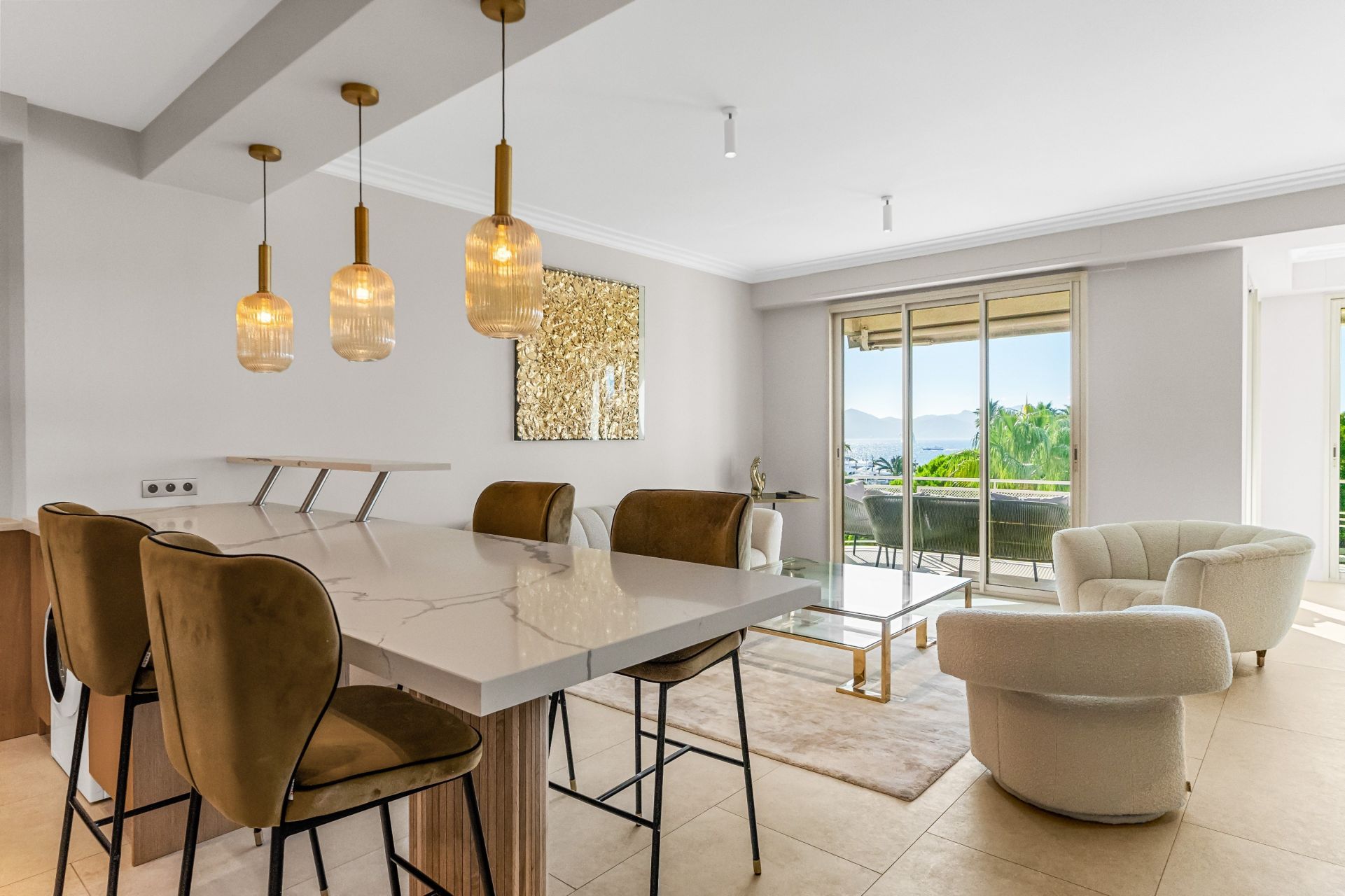 luxury apartment 3 Rooms for sale on CANNES (06400)