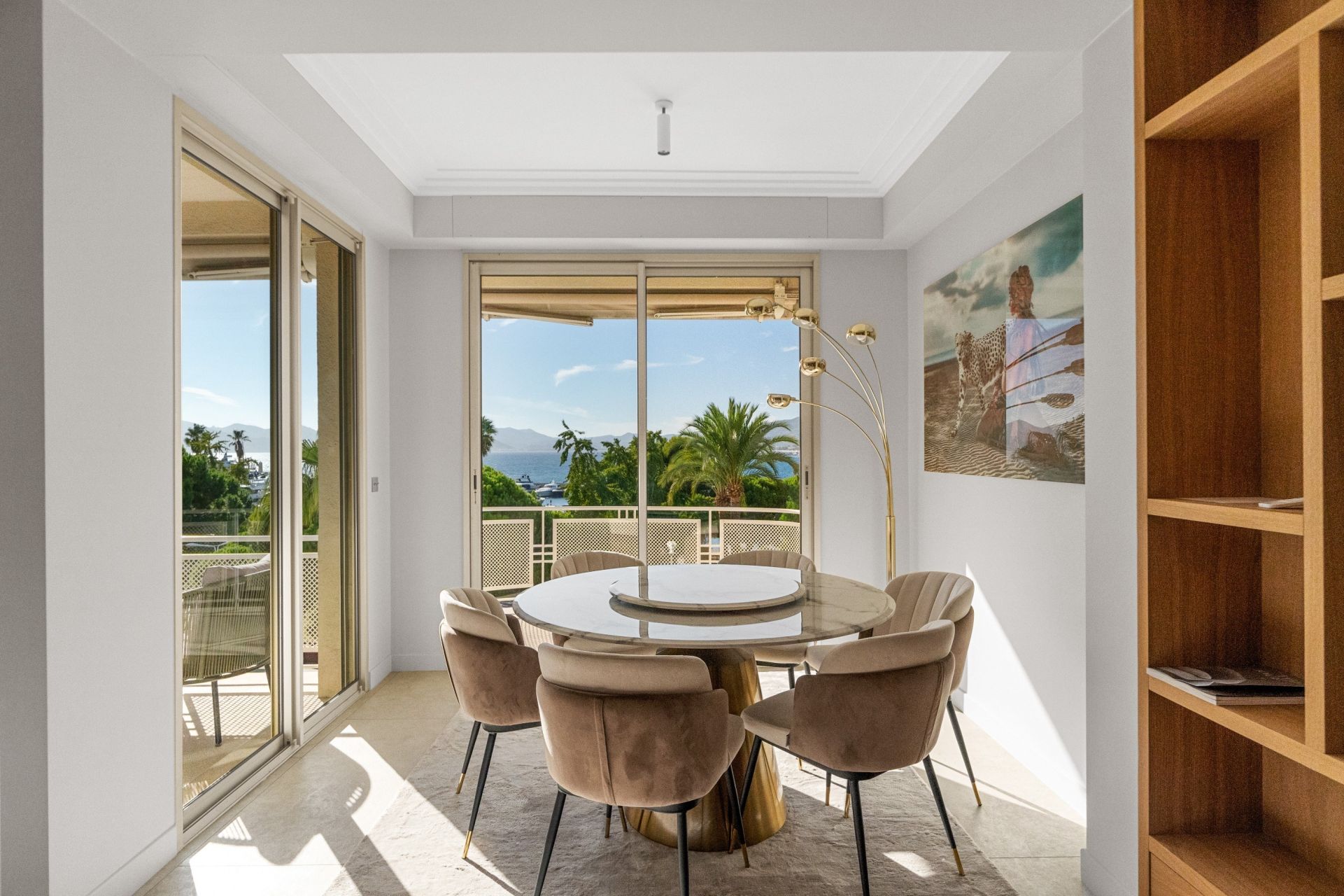 luxury apartment 3 Rooms for sale on CANNES (06400)