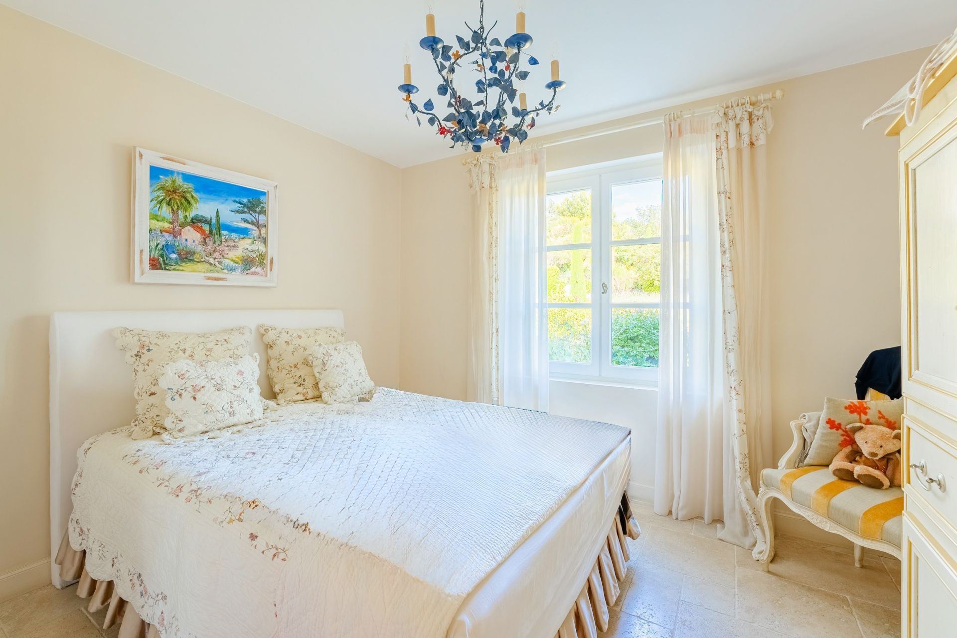 luxury house 7 Rooms for sale on GEMENOS (13420)