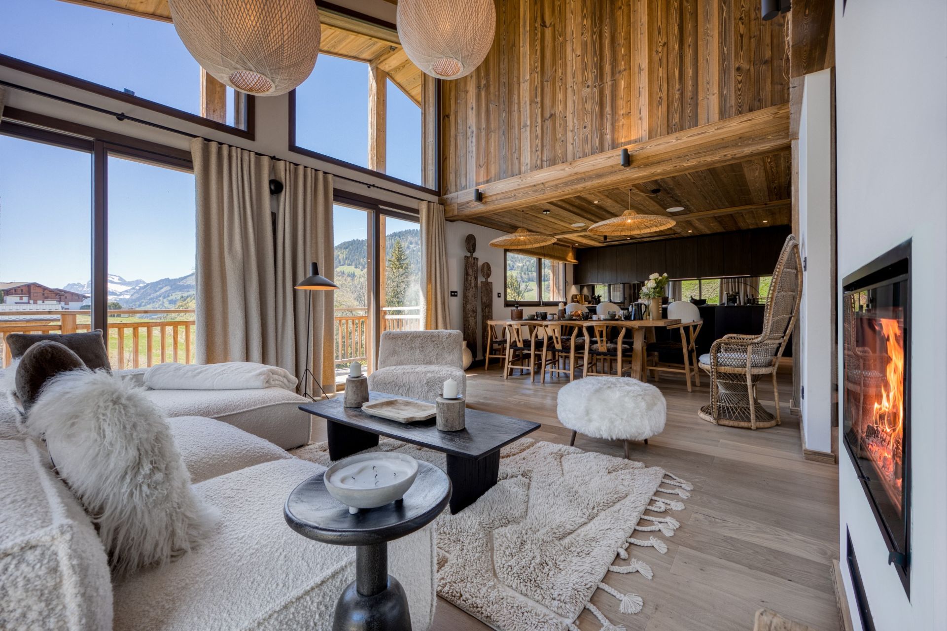 luxury chalet 8 Rooms for seasonal rent on MEGEVE (74120)
