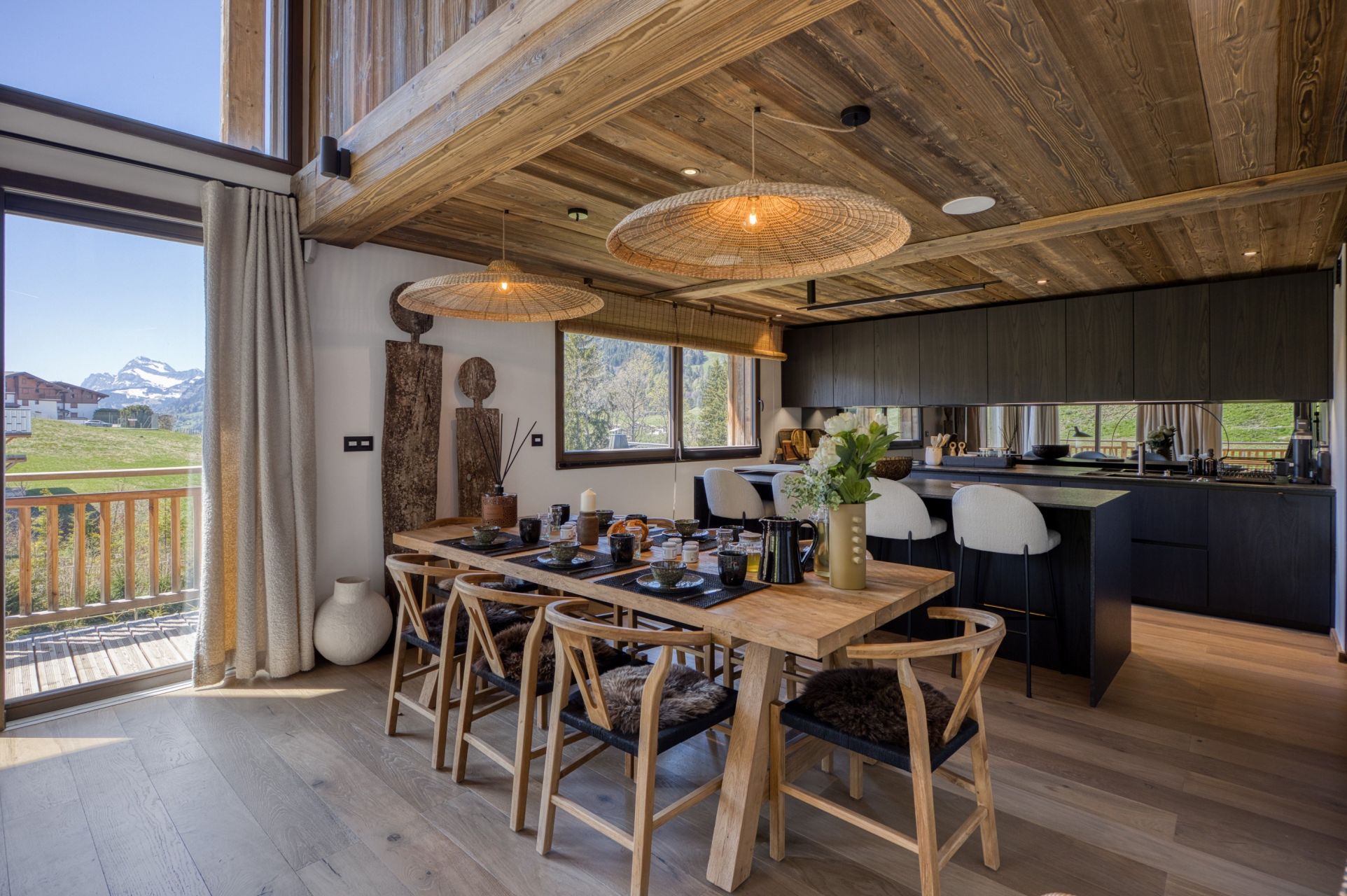 luxury chalet 8 Rooms for seasonal rent on MEGEVE (74120)