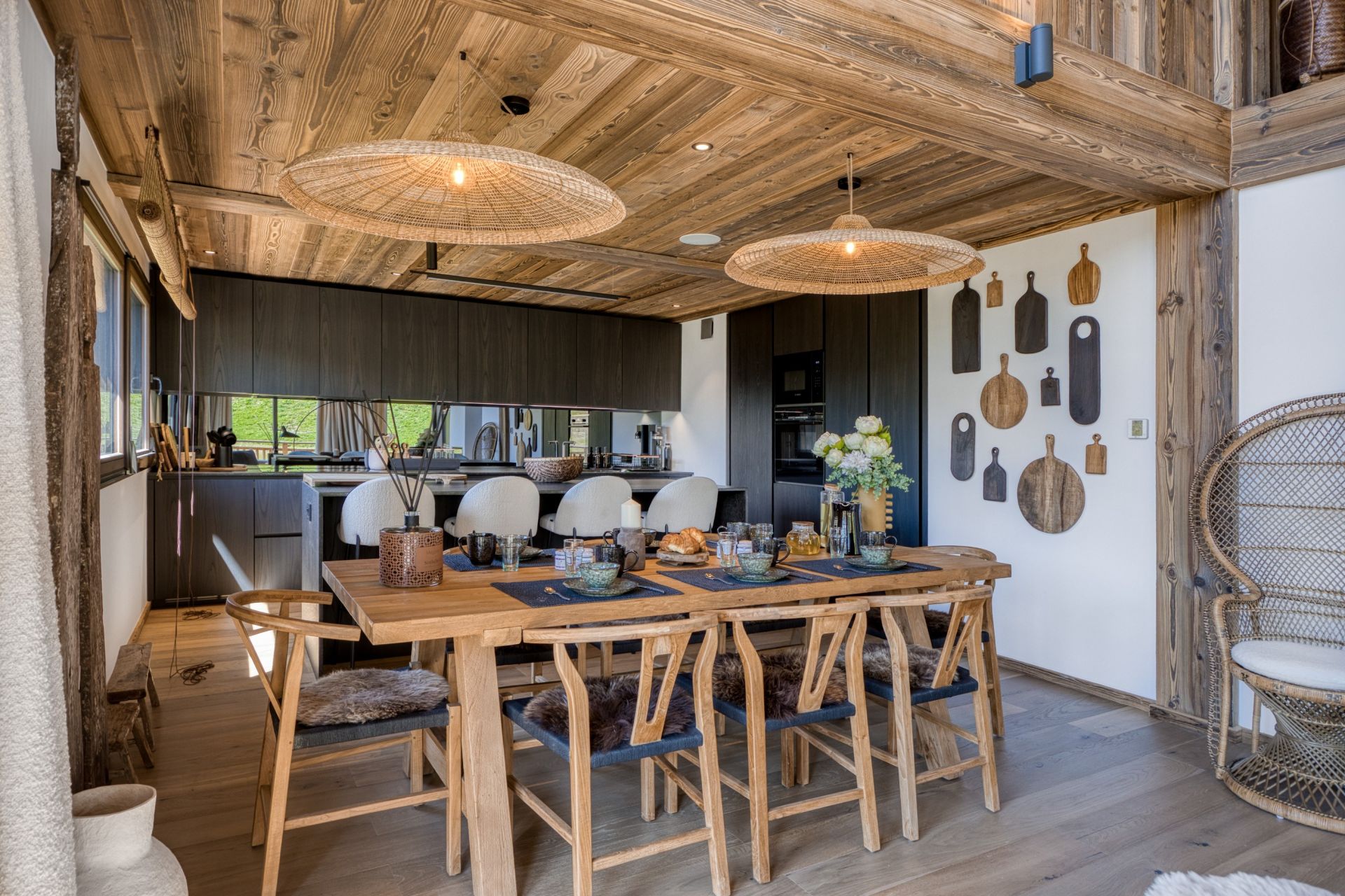 luxury chalet 8 Rooms for seasonal rent on MEGEVE (74120)