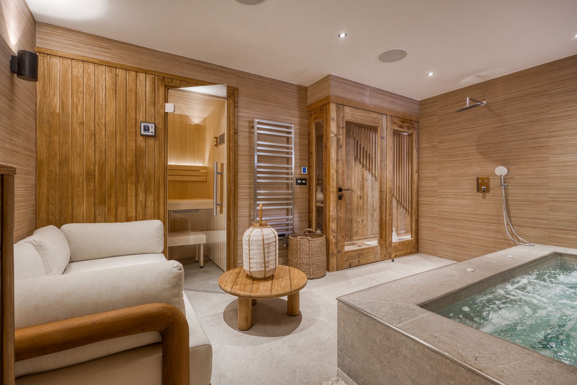 luxury chalet 8 Rooms for seasonal rent on MEGEVE (74120)