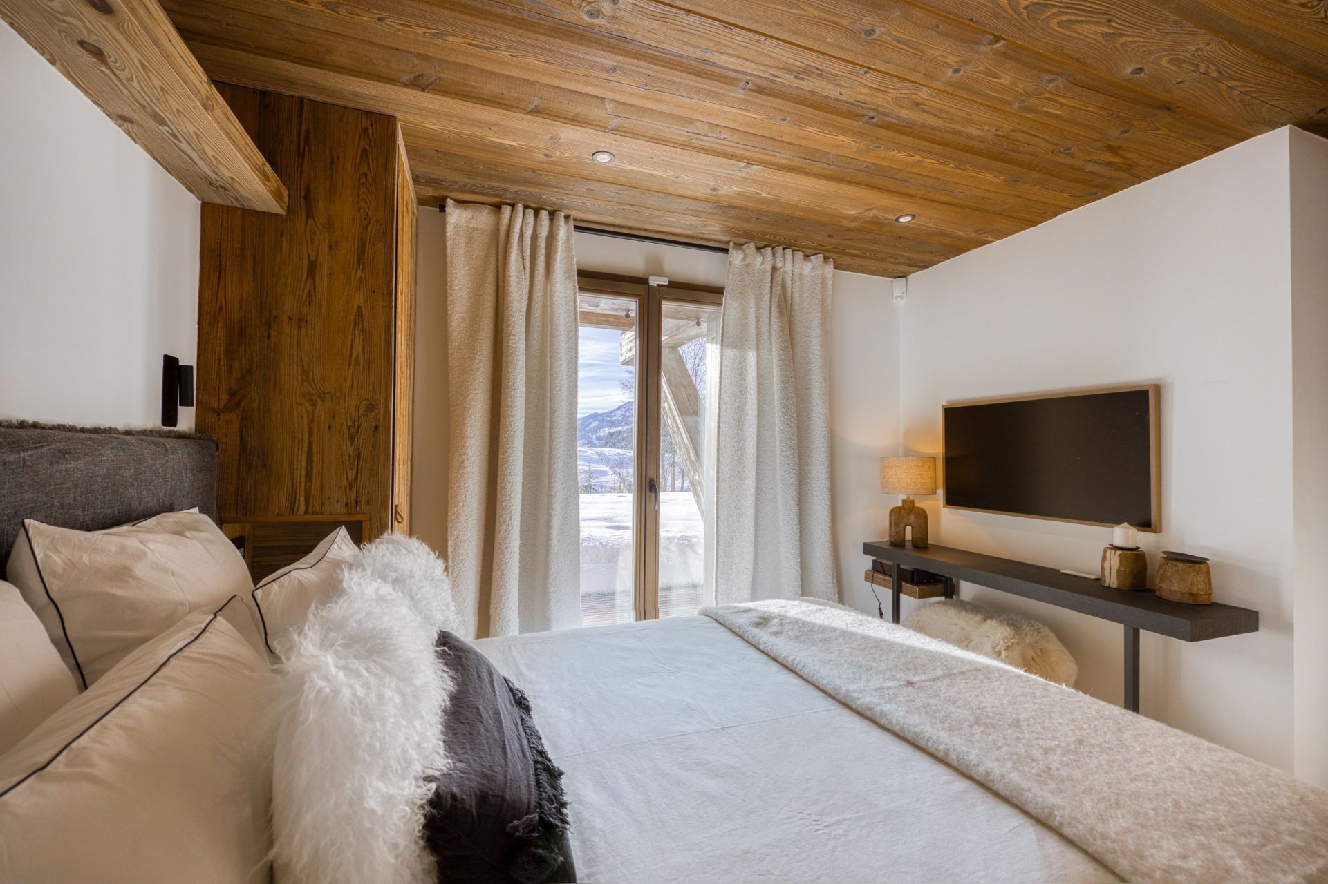 luxury chalet 8 Rooms for seasonal rent on MEGEVE (74120)