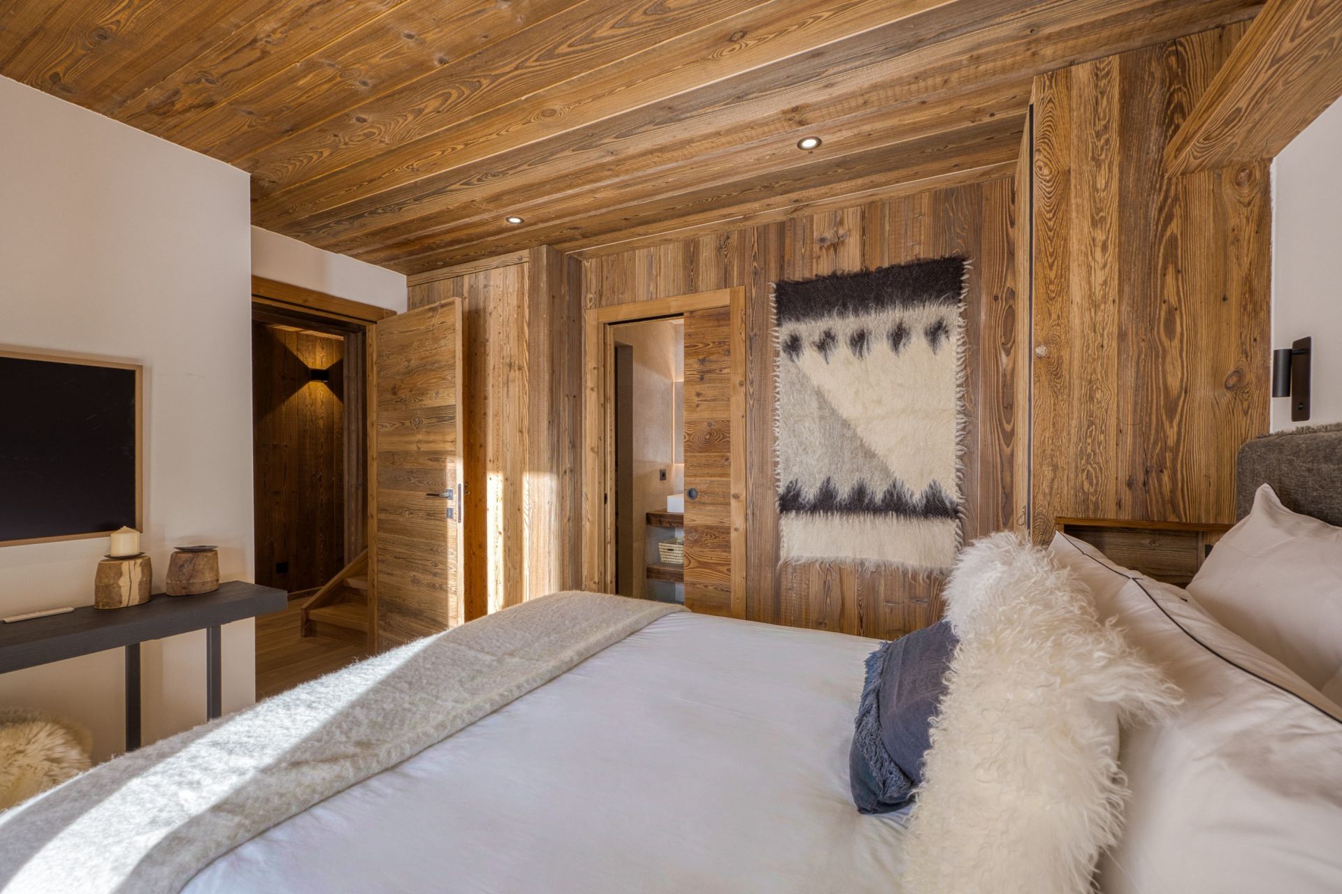 luxury chalet 8 Rooms for seasonal rent on MEGEVE (74120)