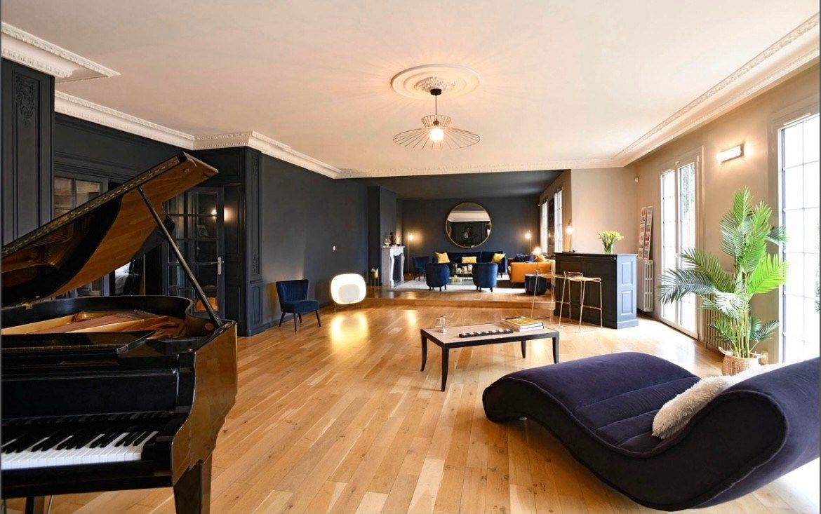 luxury house 10 Rooms for sale on LA CHAPELLE SUR ERDRE (44240)