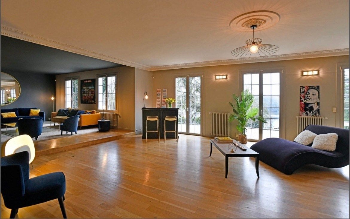 luxury house 10 Rooms for sale on LA CHAPELLE SUR ERDRE (44240)