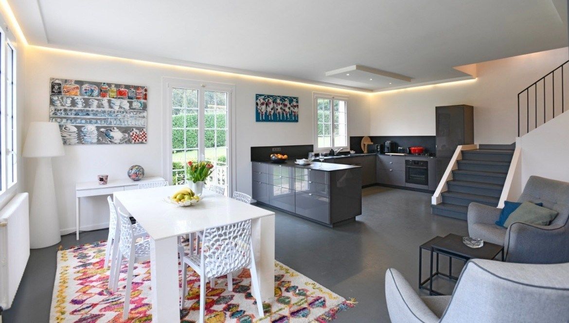 luxury house 10 Rooms for sale on LA CHAPELLE SUR ERDRE (44240)