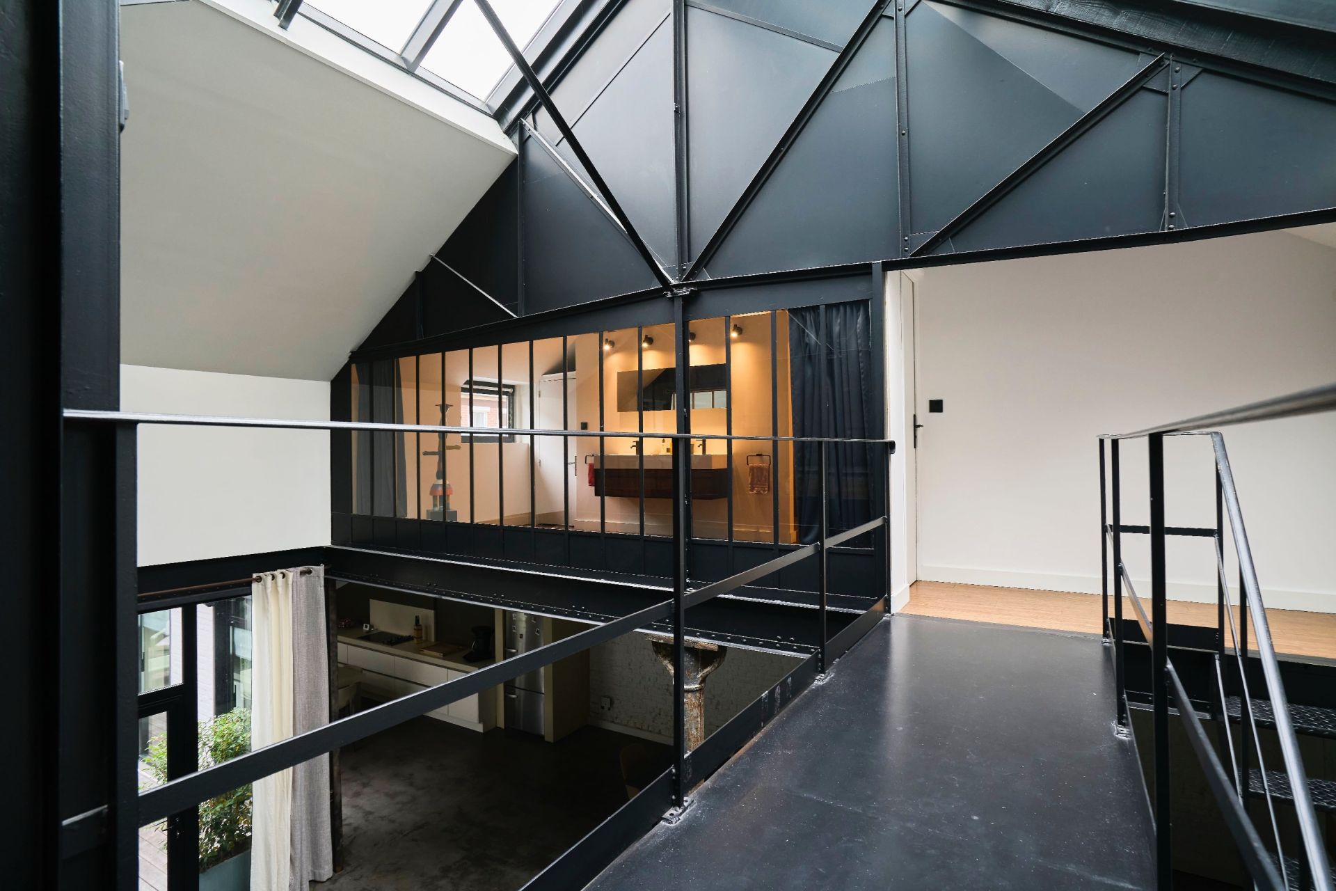 luxury apartment 10 Rooms for sale on LILLE (59000)