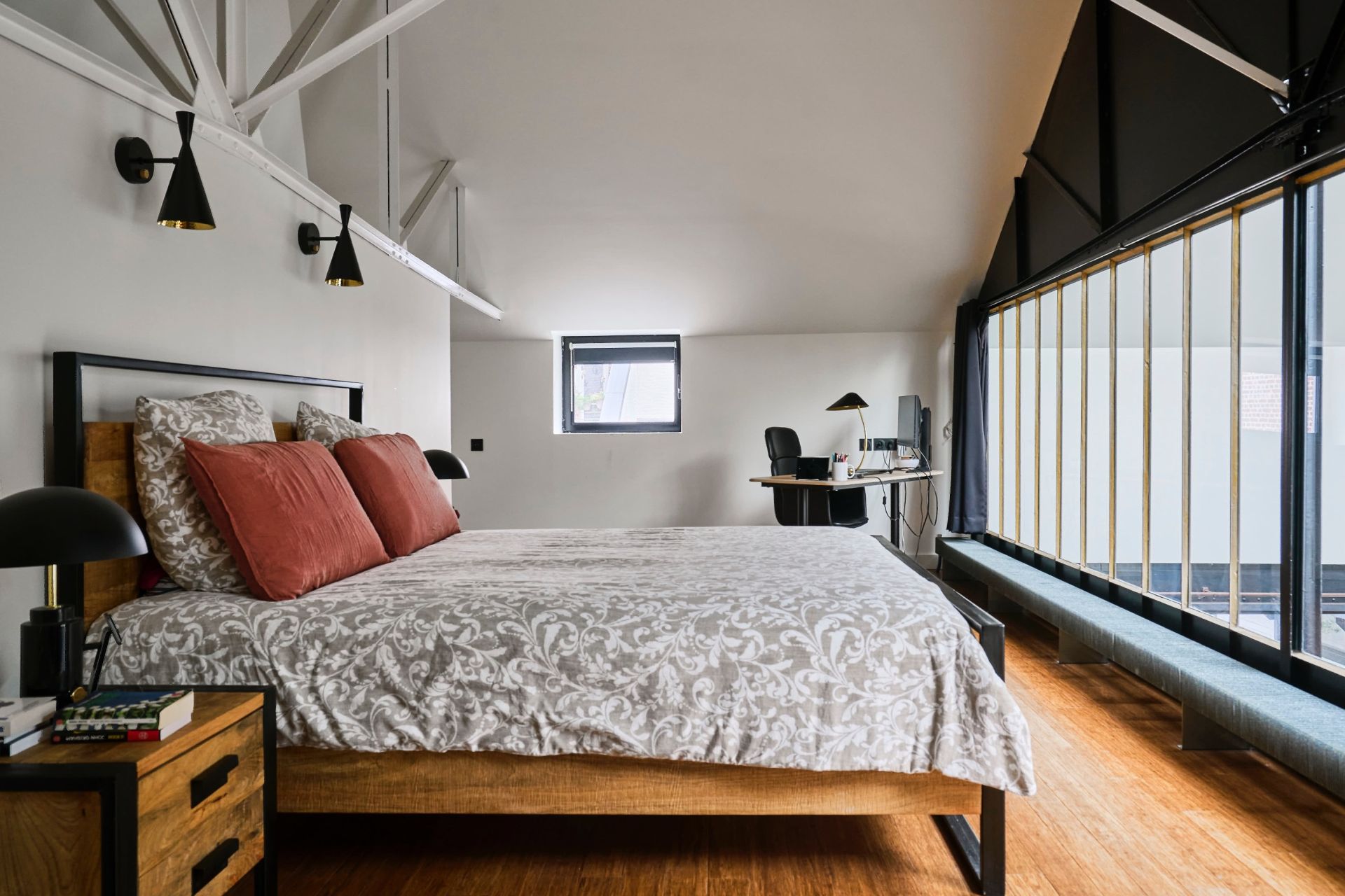 luxury apartment 10 Rooms for sale on LILLE (59000)