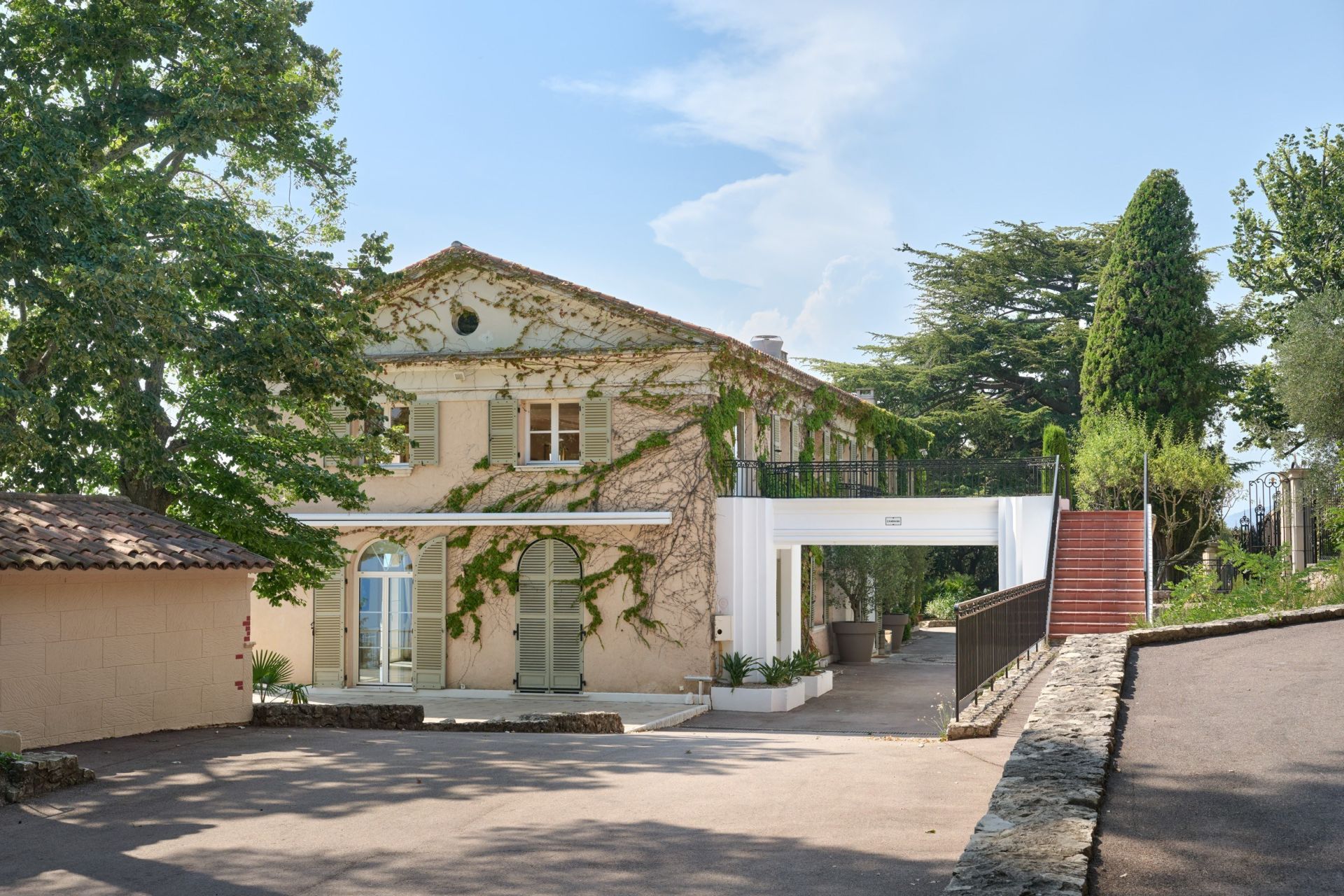 propriété de luxe 25 Pièces en vente sur VILLEFRANCHE SUR MER (06230)