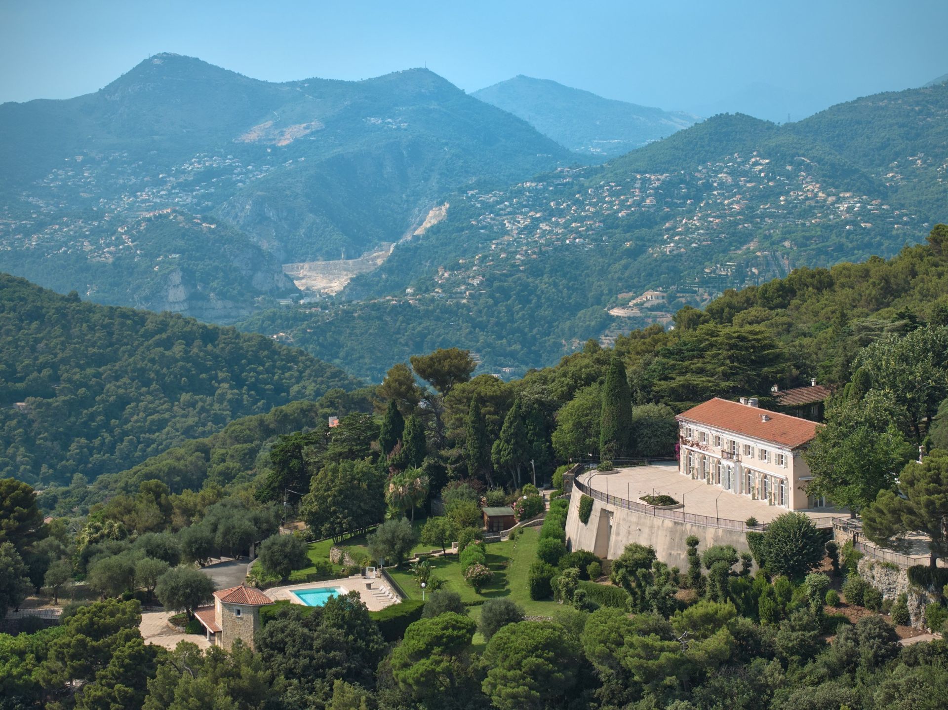 propriété de luxe 25 Pièces en vente sur VILLEFRANCHE SUR MER (06230)