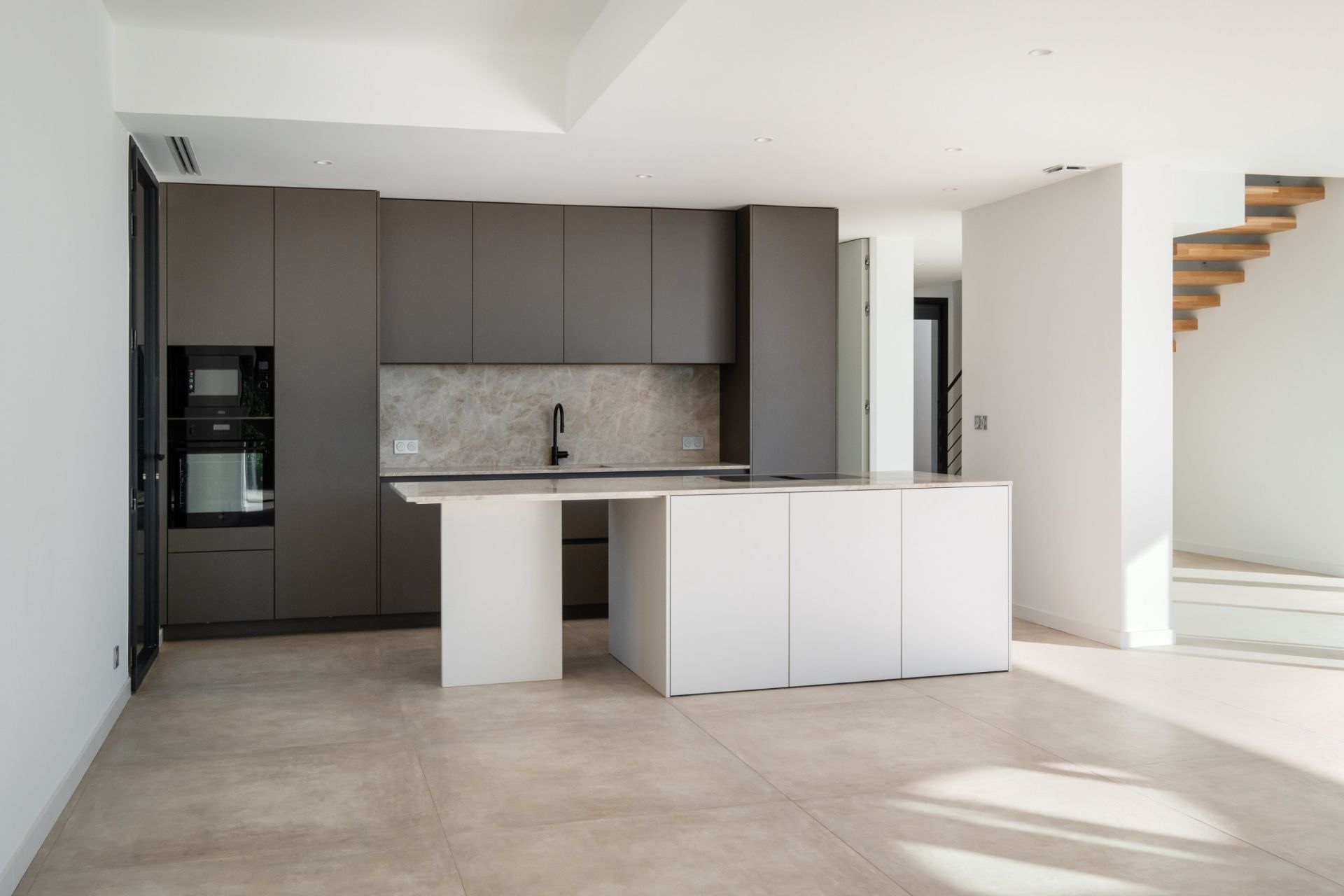 luxury house 7 Rooms for sale on CASTELNAU LE LEZ (34170)