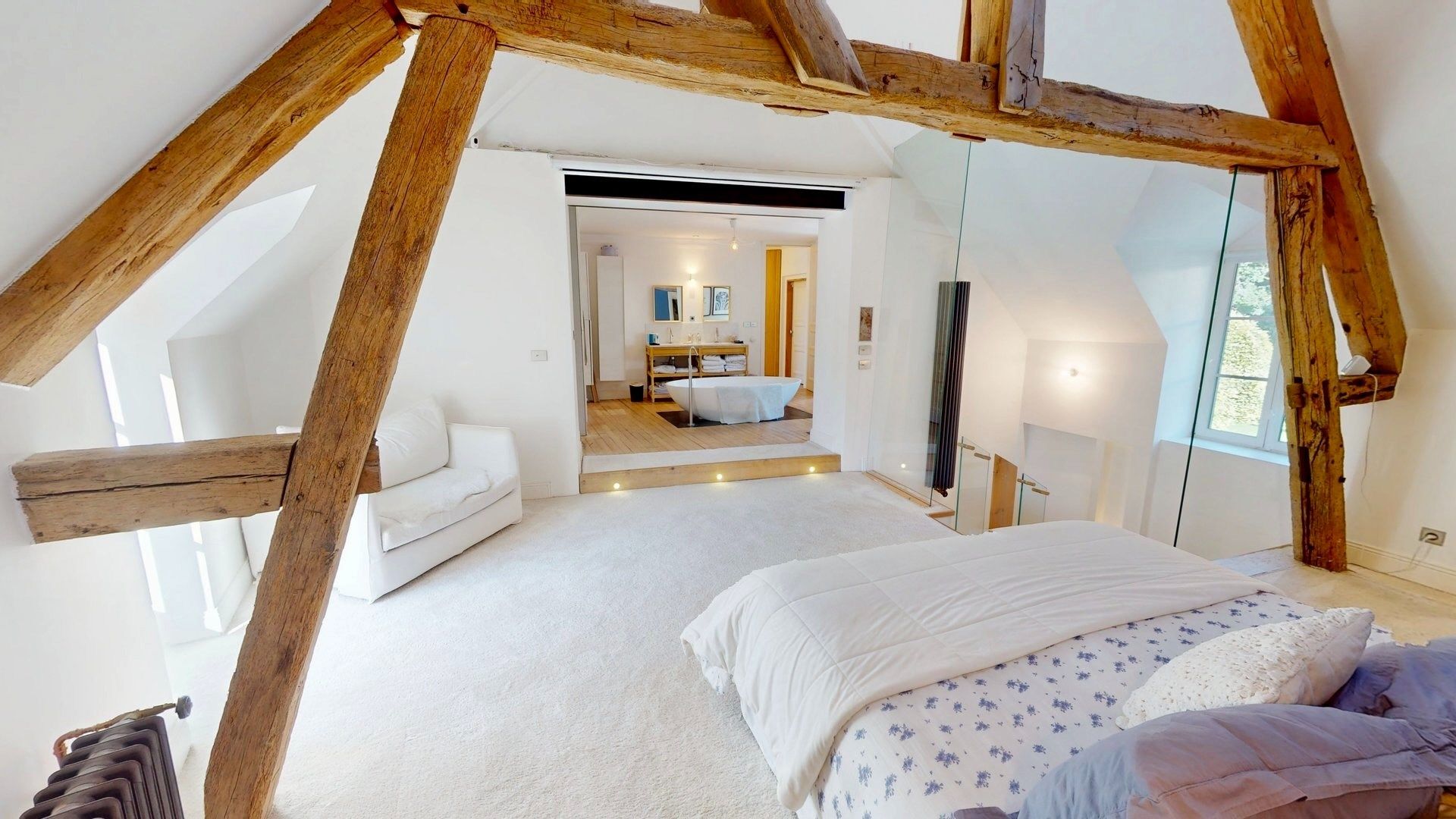 luxury house 10 Rooms for sale on ST JEAN DE BRAYE (45800)