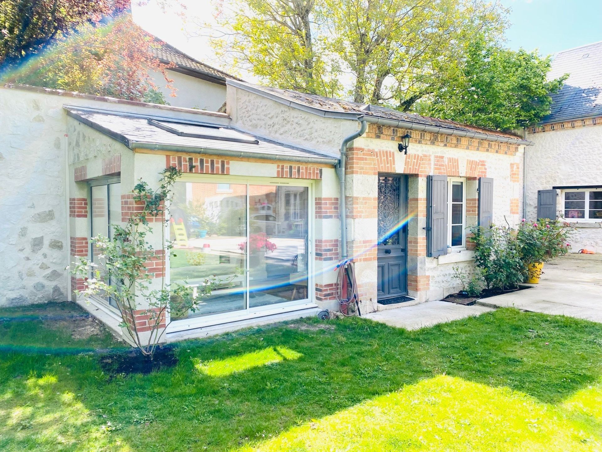 luxury house 10 Rooms for sale on ST JEAN DE BRAYE (45800)