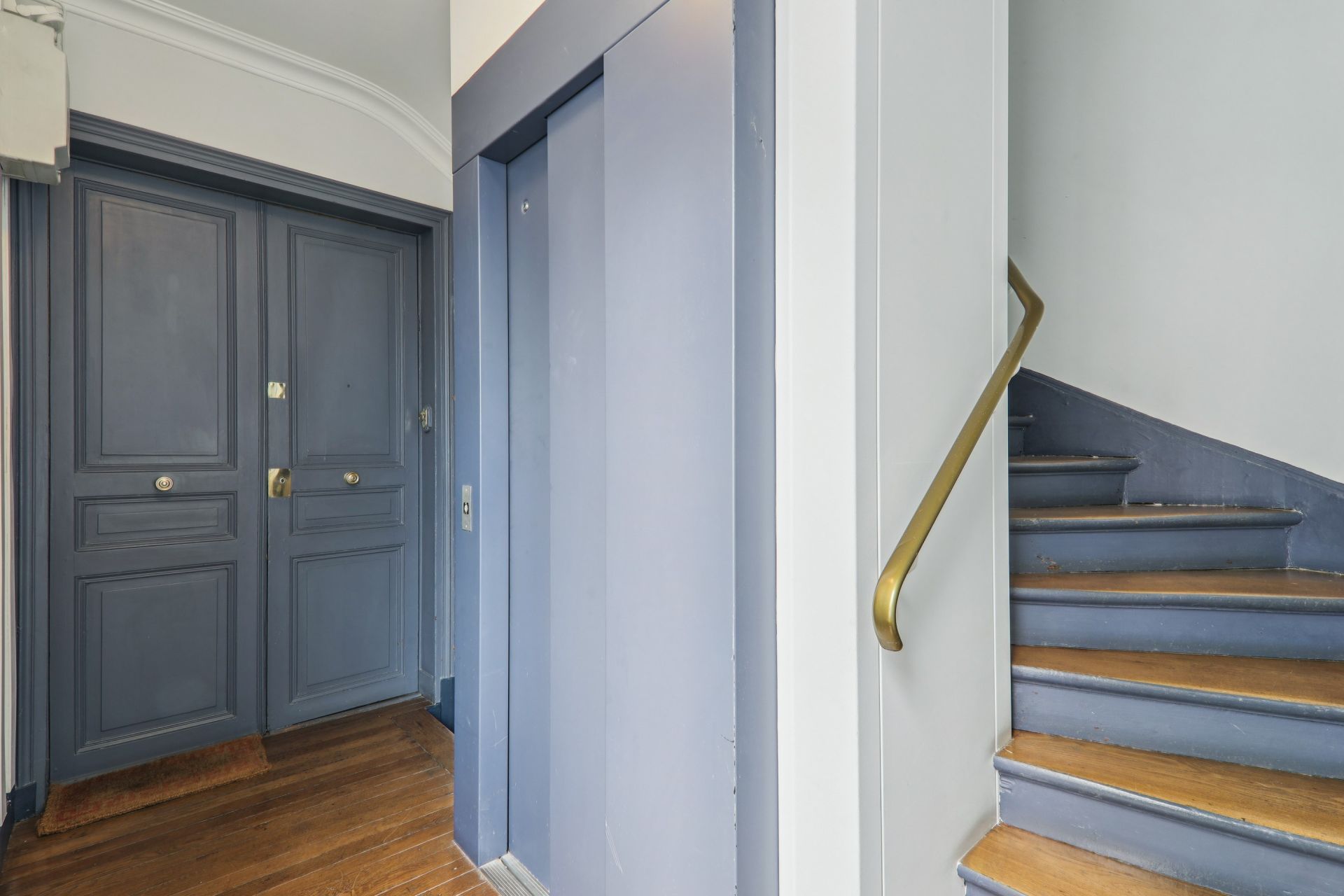 luxury apartment 5 Rooms for sale on PARIS (75009)