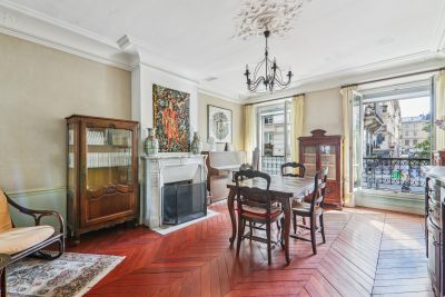Sale Luxury apartment Paris 9 5 Rooms 104 m²
