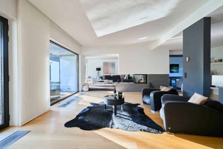 luxury house 7 Rooms for sale on CROIX (59170)