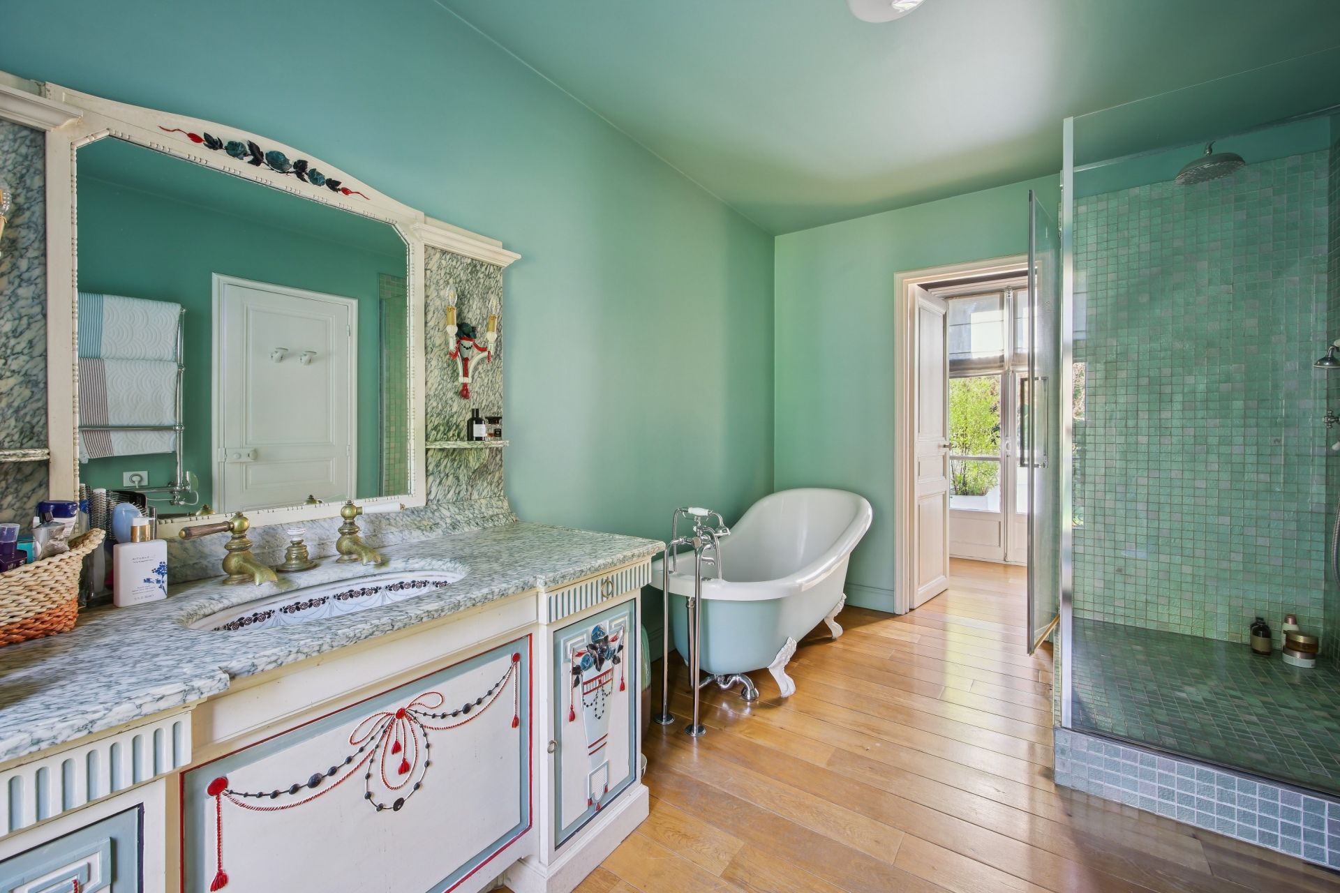 luxury house 6 Rooms for sale on LE VESINET (78110)