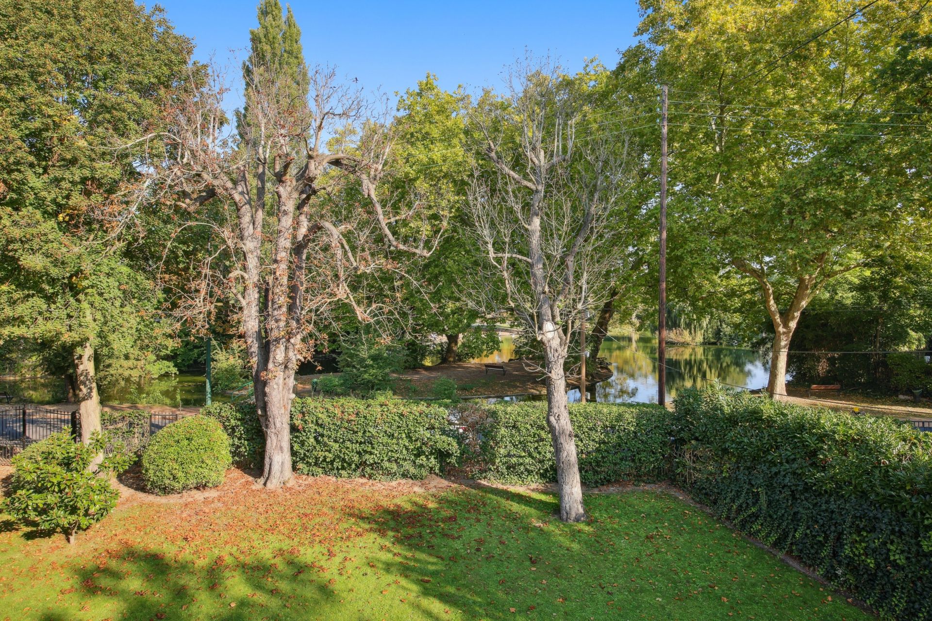 luxury house 6 Rooms for sale on LE VESINET (78110)