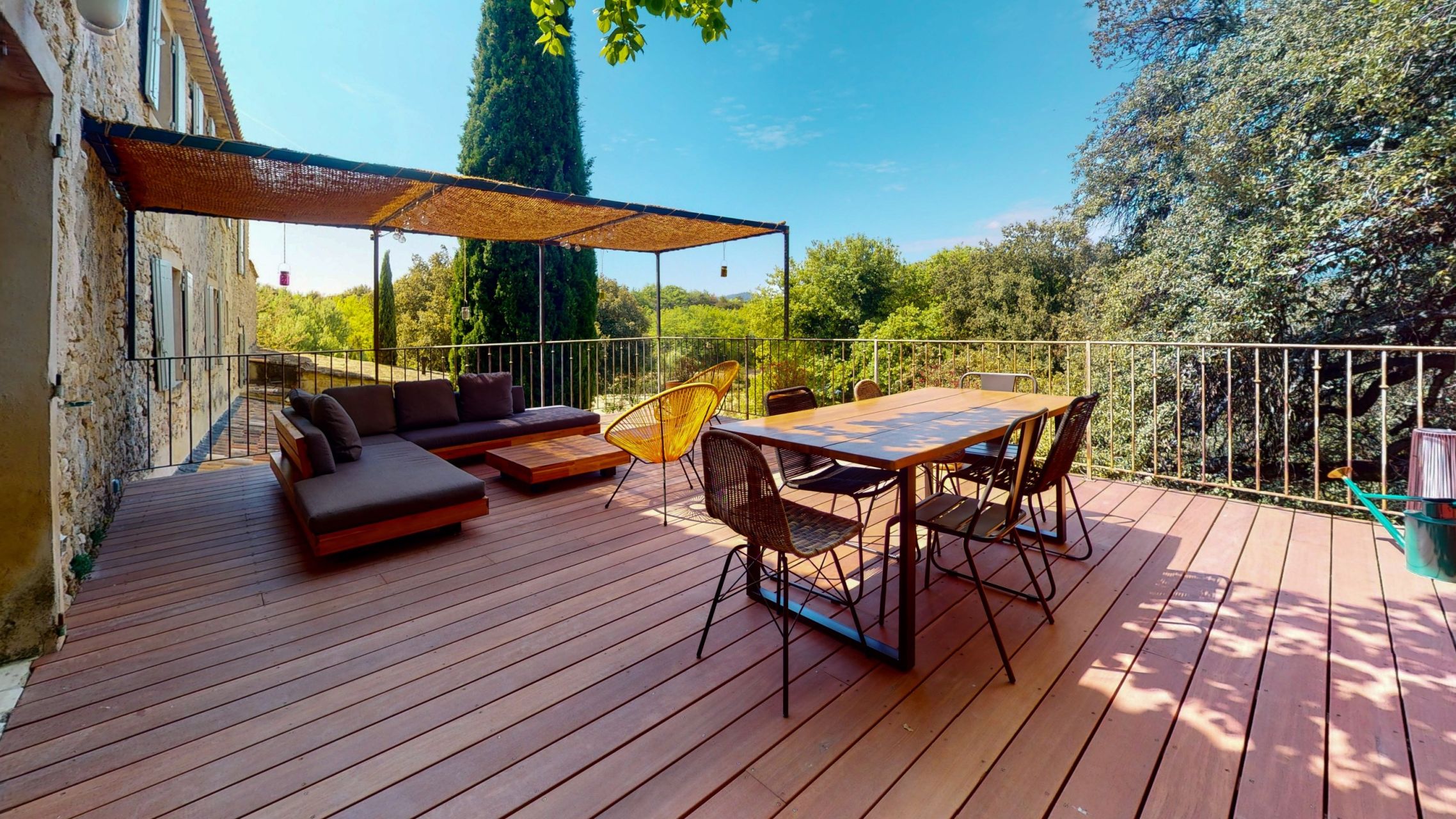 maison de luxe 15 Pièces en vente sur MALAUCENE (84340)