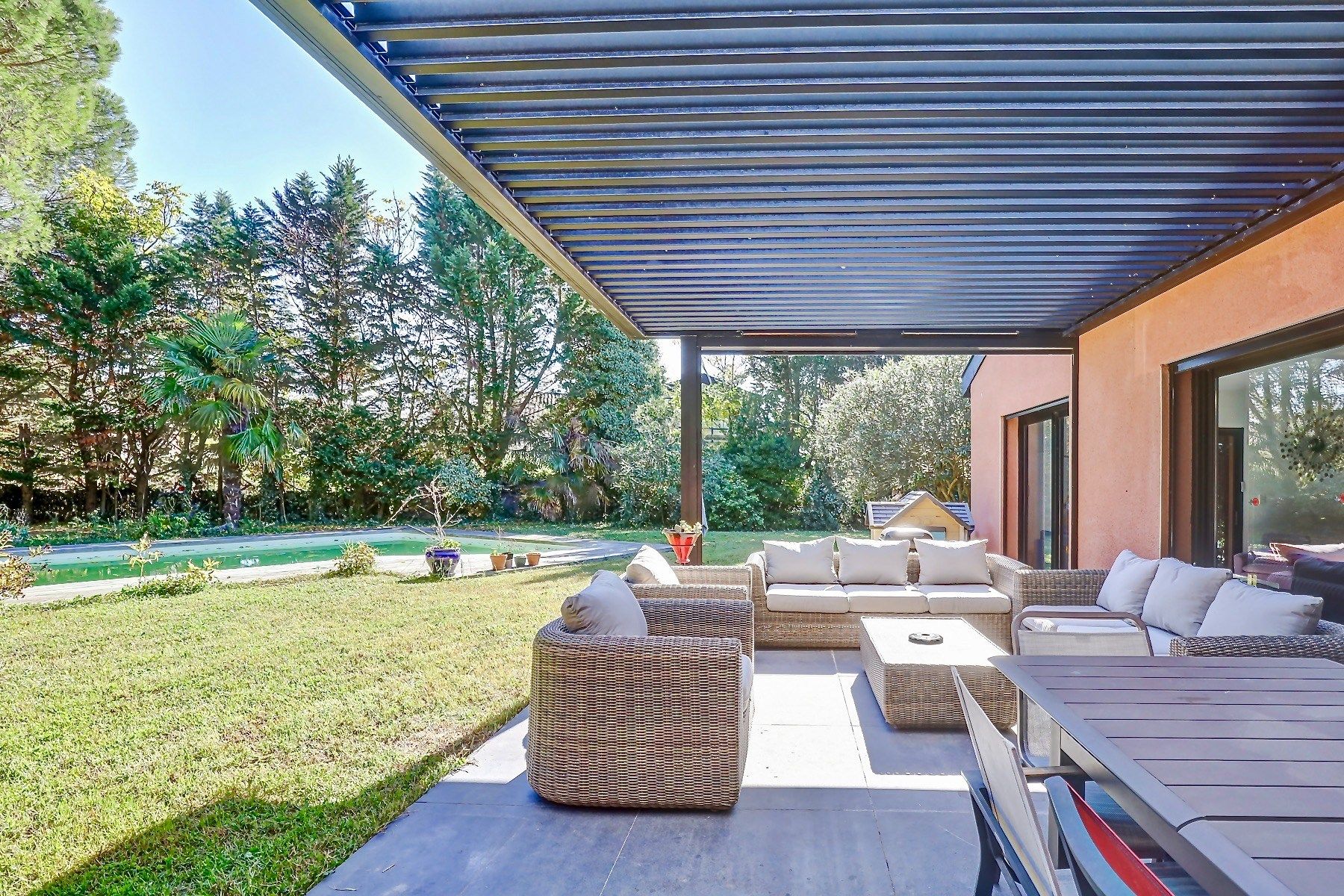 luxury house 8 Rooms for sale on TOULOUSE (31000)