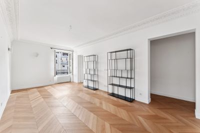 Sale Luxury apartment Paris 7 3 Rooms 68 m²