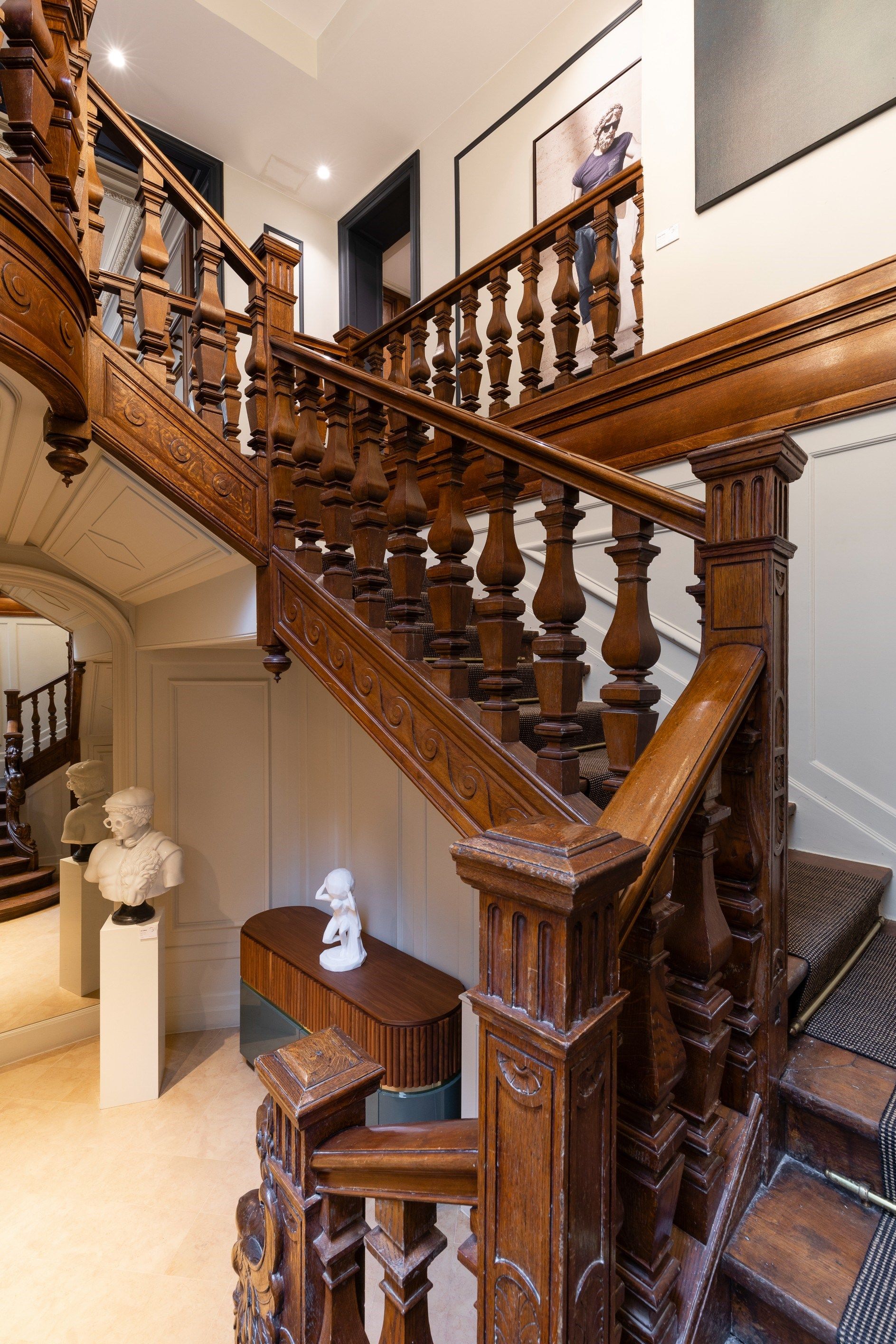 luxury apartment 7 Rooms for sale on PARIS (75016)