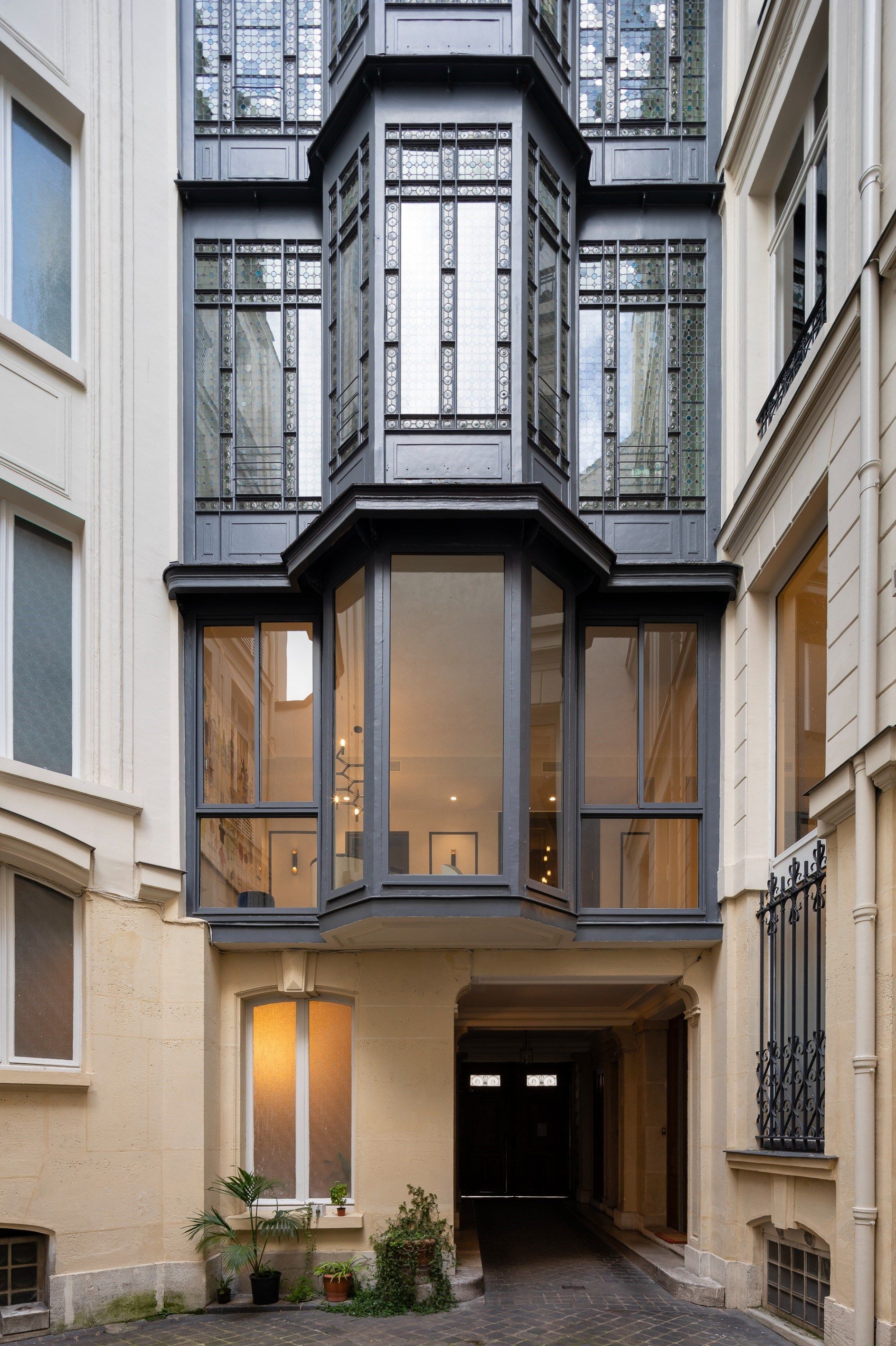 luxury apartment 7 Rooms for sale on PARIS (75016)