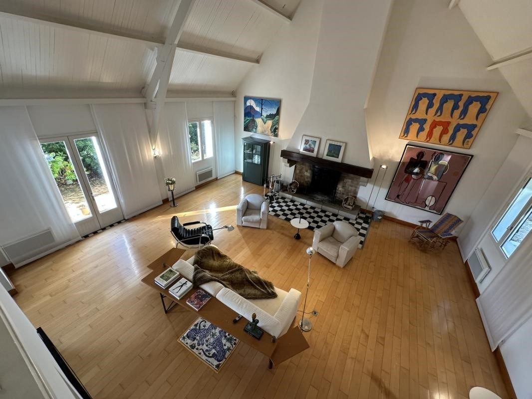 luxury house 6 Rooms for sale on CONFORT MEILARS (29790)