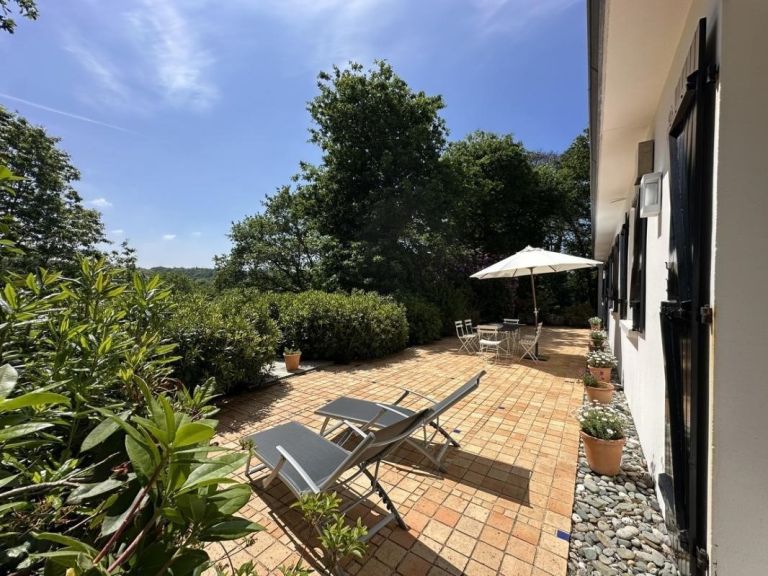 maison de luxe 6 Pièces en vente sur CONFORT MEILARS (29790)