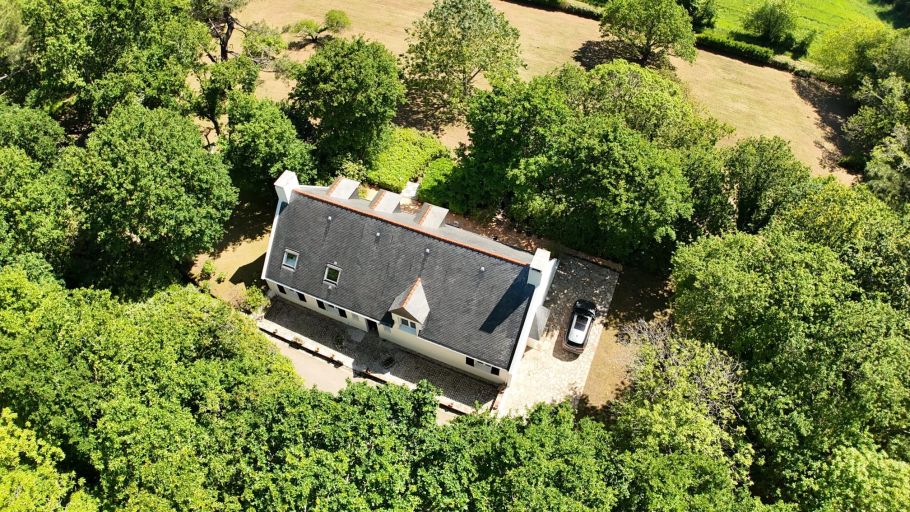 luxury house 6 Rooms for sale on CONFORT MEILARS (29790)