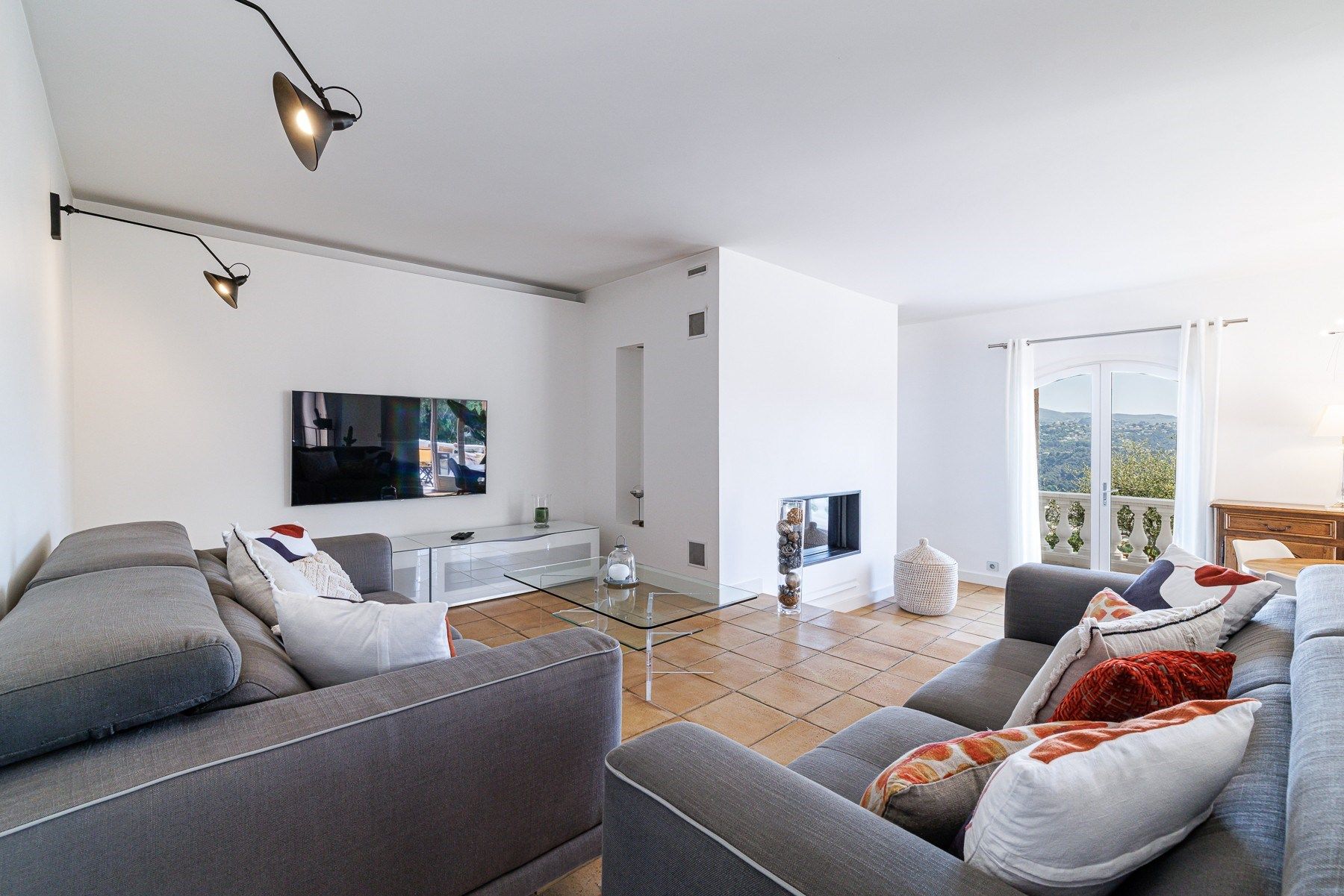 luxury villa 5 Rooms for sale on GATTIERES (06510)