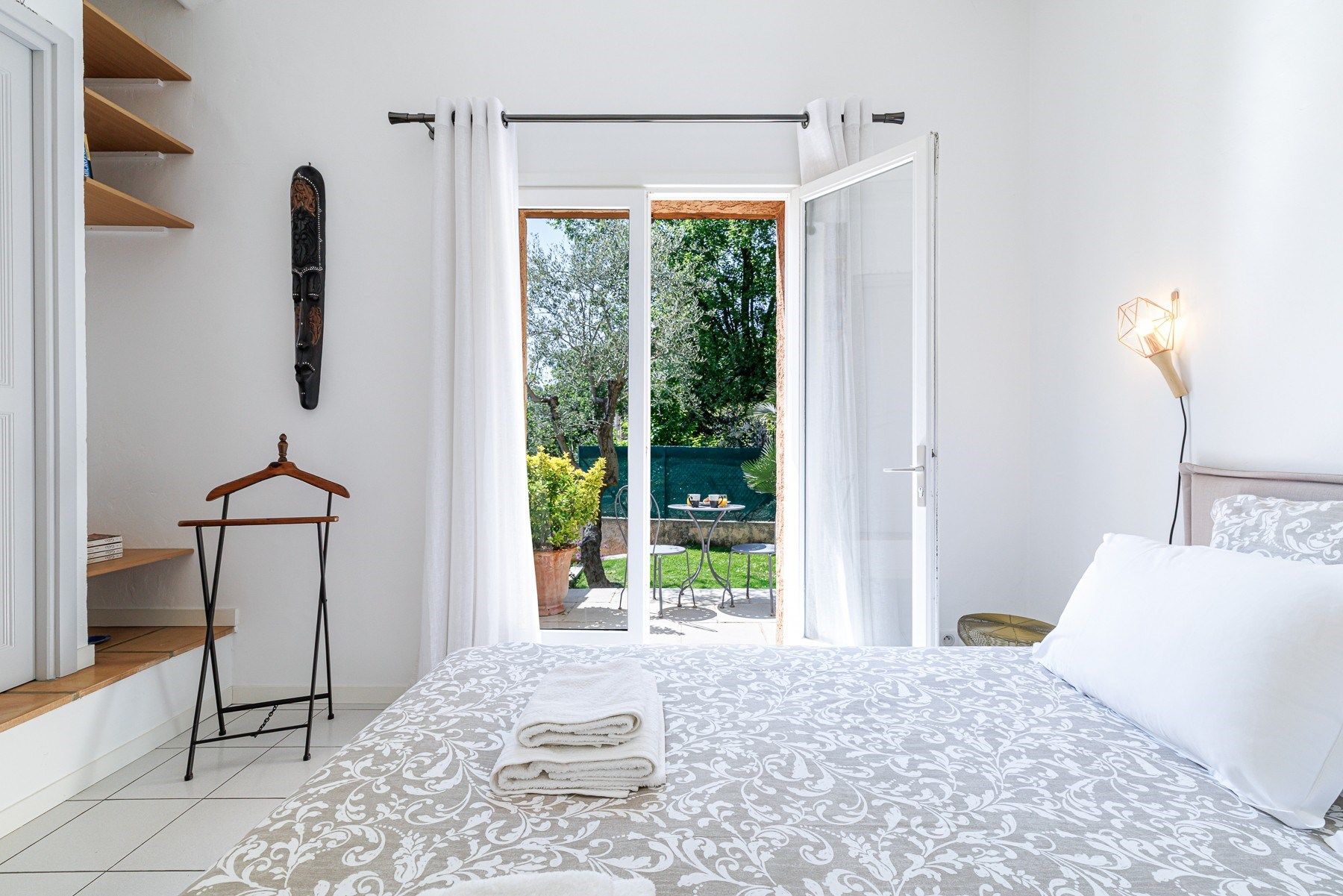 luxury villa 5 Rooms for sale on GATTIERES (06510)