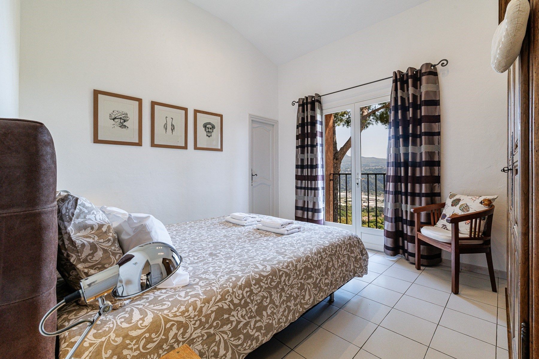 luxury villa 5 Rooms for sale on GATTIERES (06510)