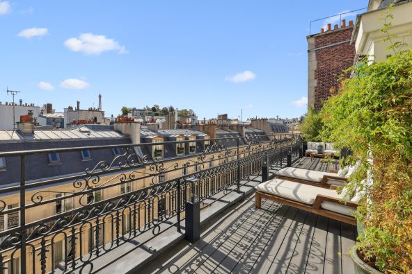 luxury apartment 6 Rooms for sale on PARIS (75016)