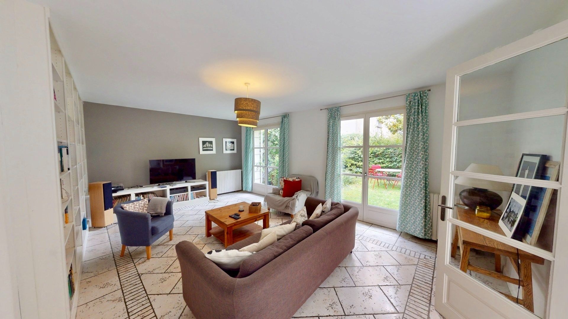 luxury house 7 Rooms for sale on ORLEANS (45000)