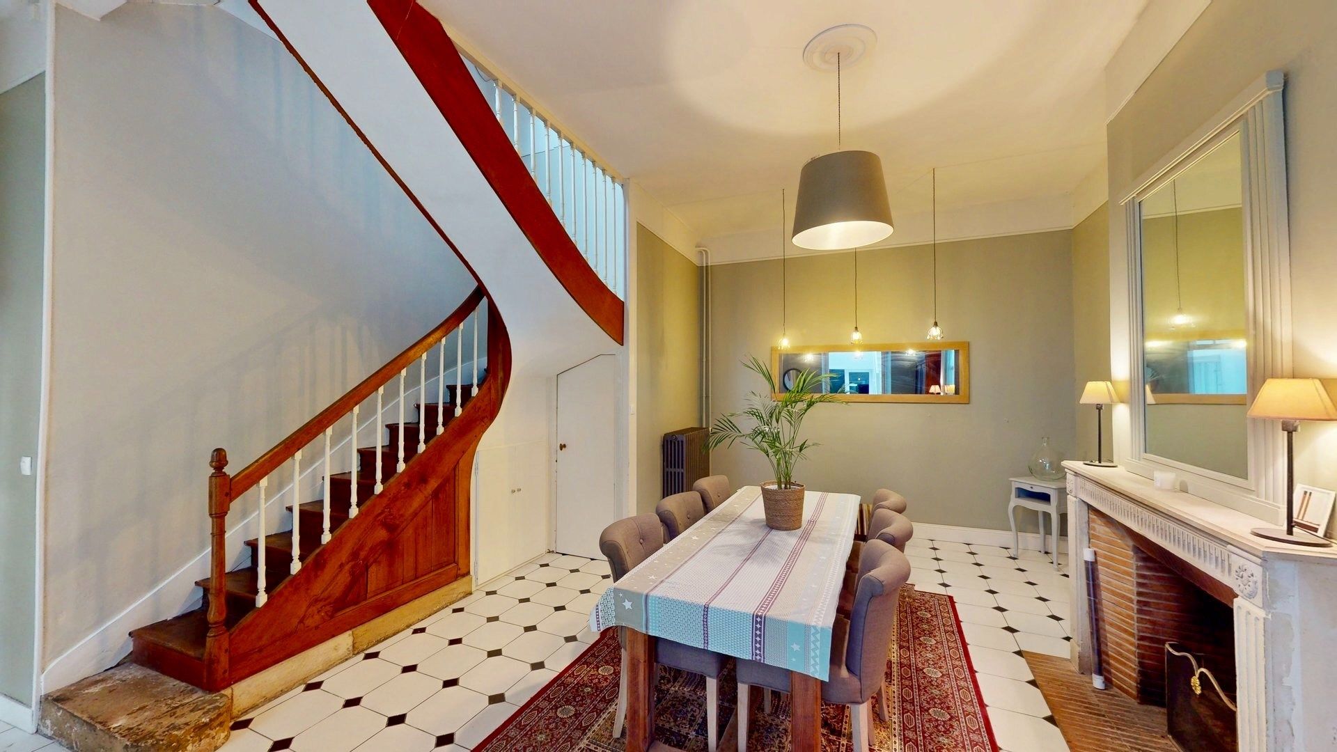 luxury house 7 Rooms for sale on ORLEANS (45000)