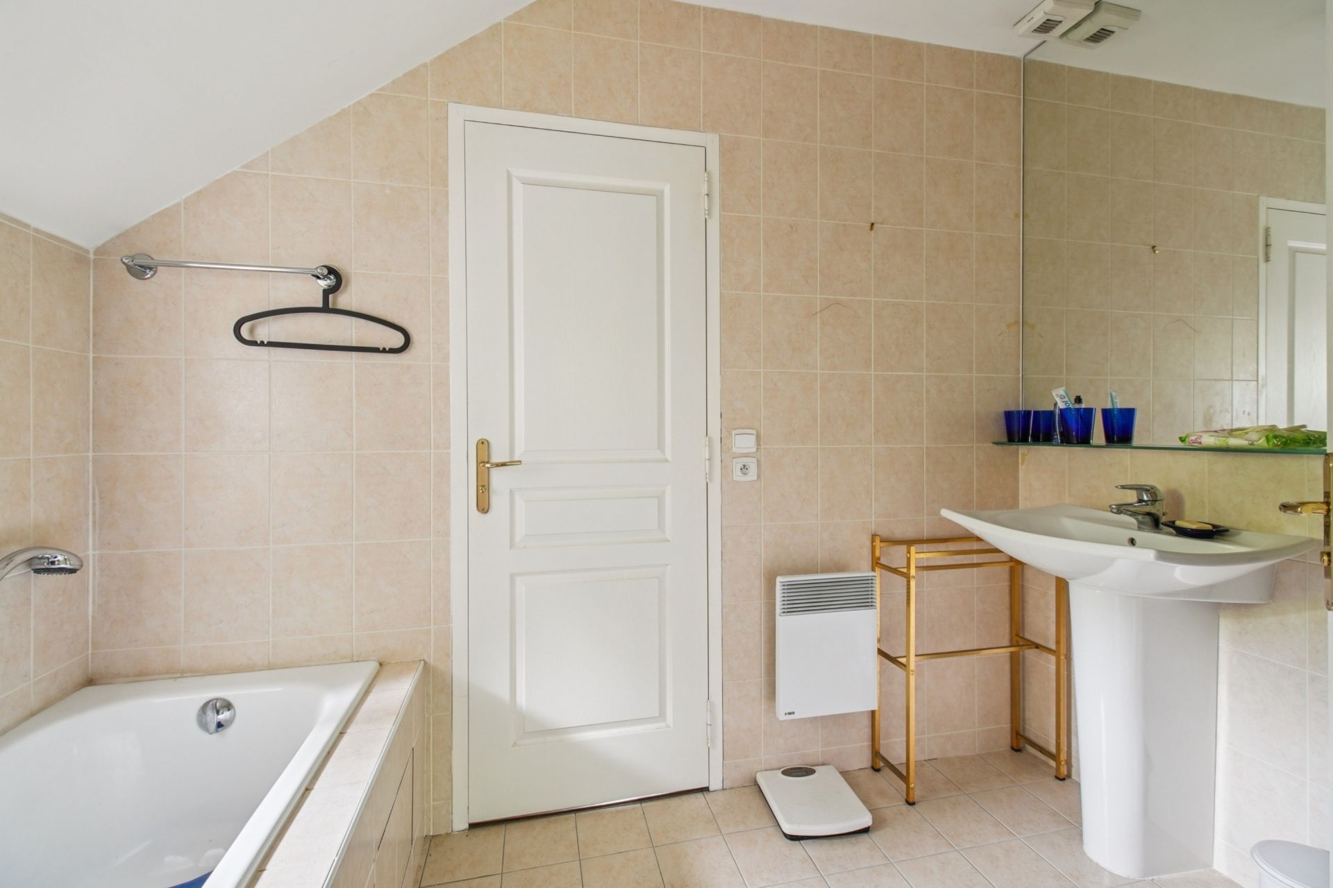 luxury house 7 Rooms for sale on MONTFORT L AMAURY (78490)