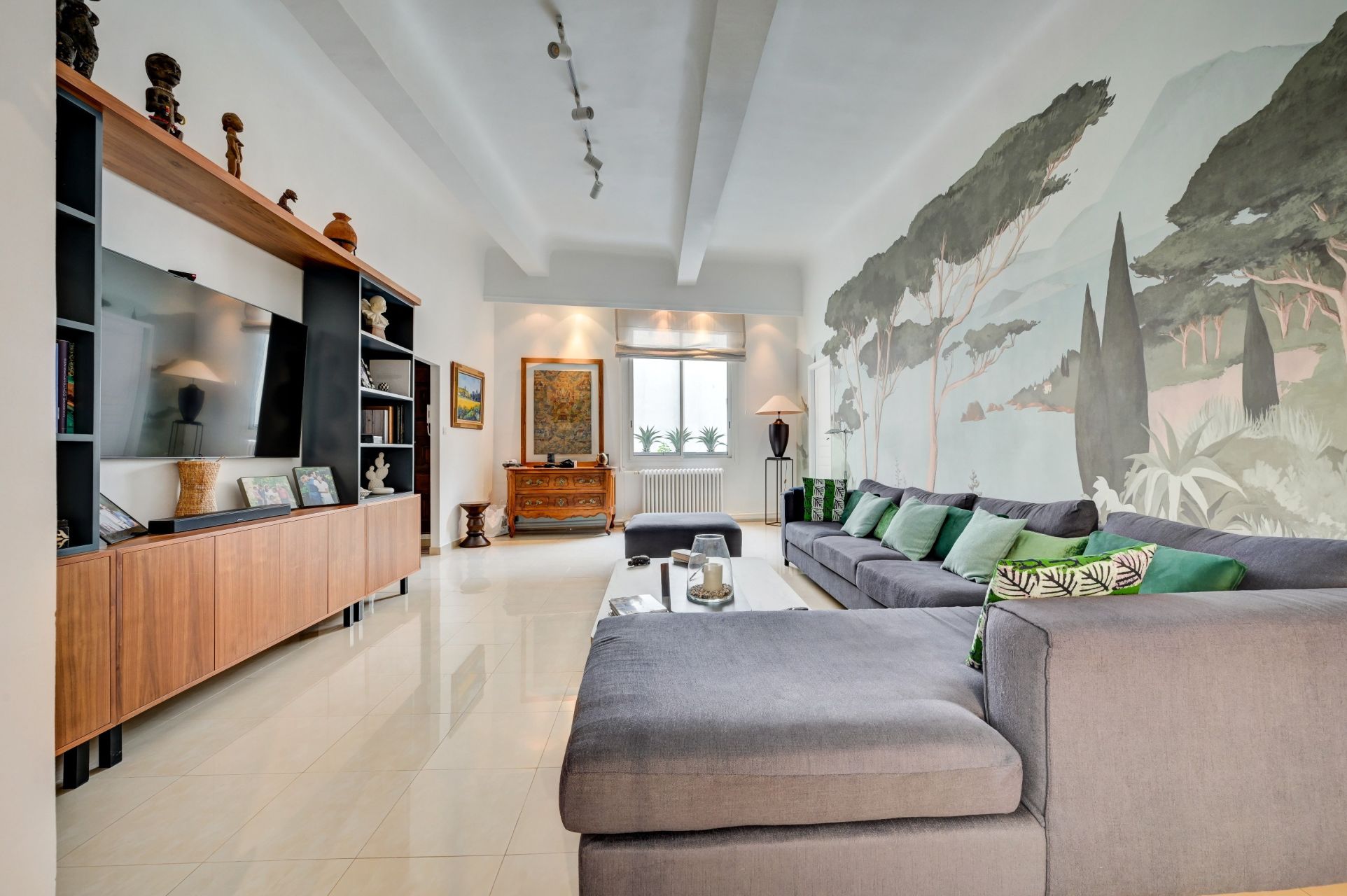 luxury apartment 5 Rooms for sale on AIX EN PROVENCE (13100)