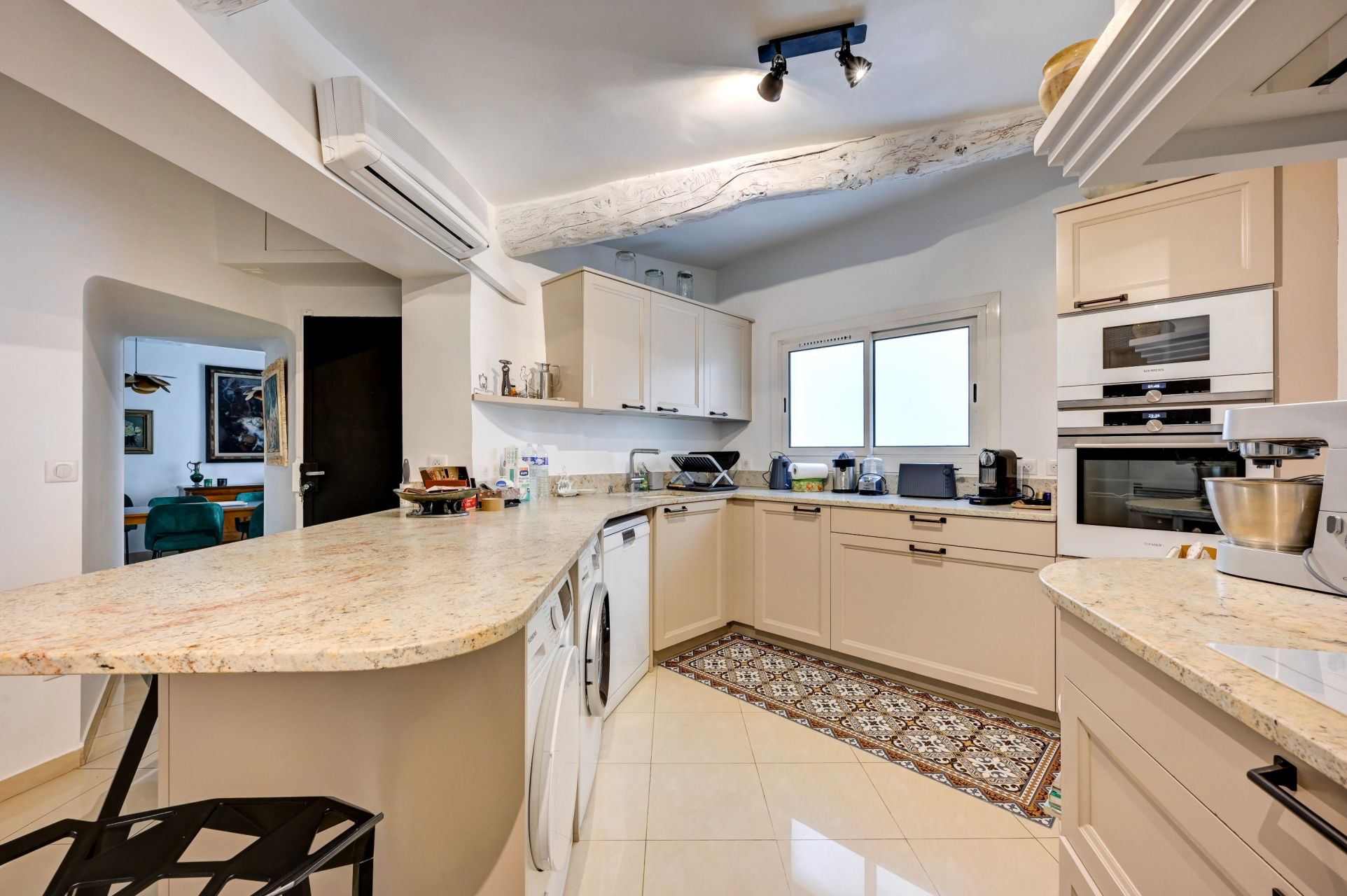 luxury apartment 5 Rooms for sale on AIX EN PROVENCE (13100)