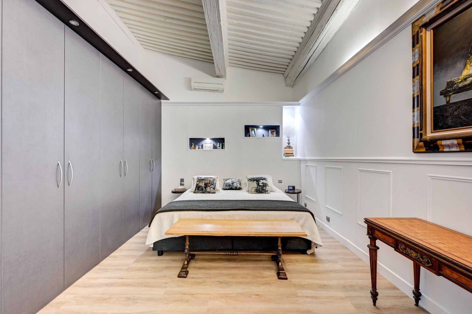 luxury apartment 5 Rooms for sale on AIX EN PROVENCE (13100)