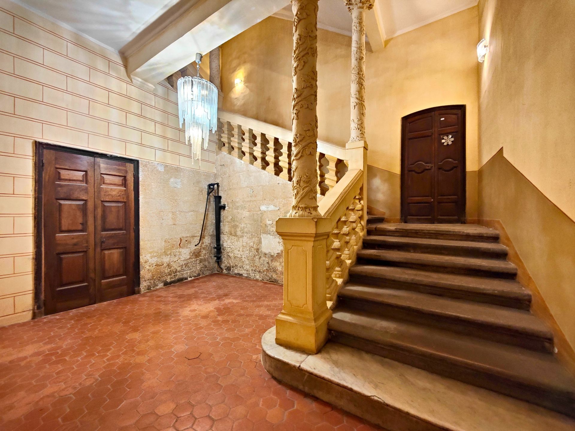luxury apartment 5 Rooms for sale on AIX EN PROVENCE (13100)