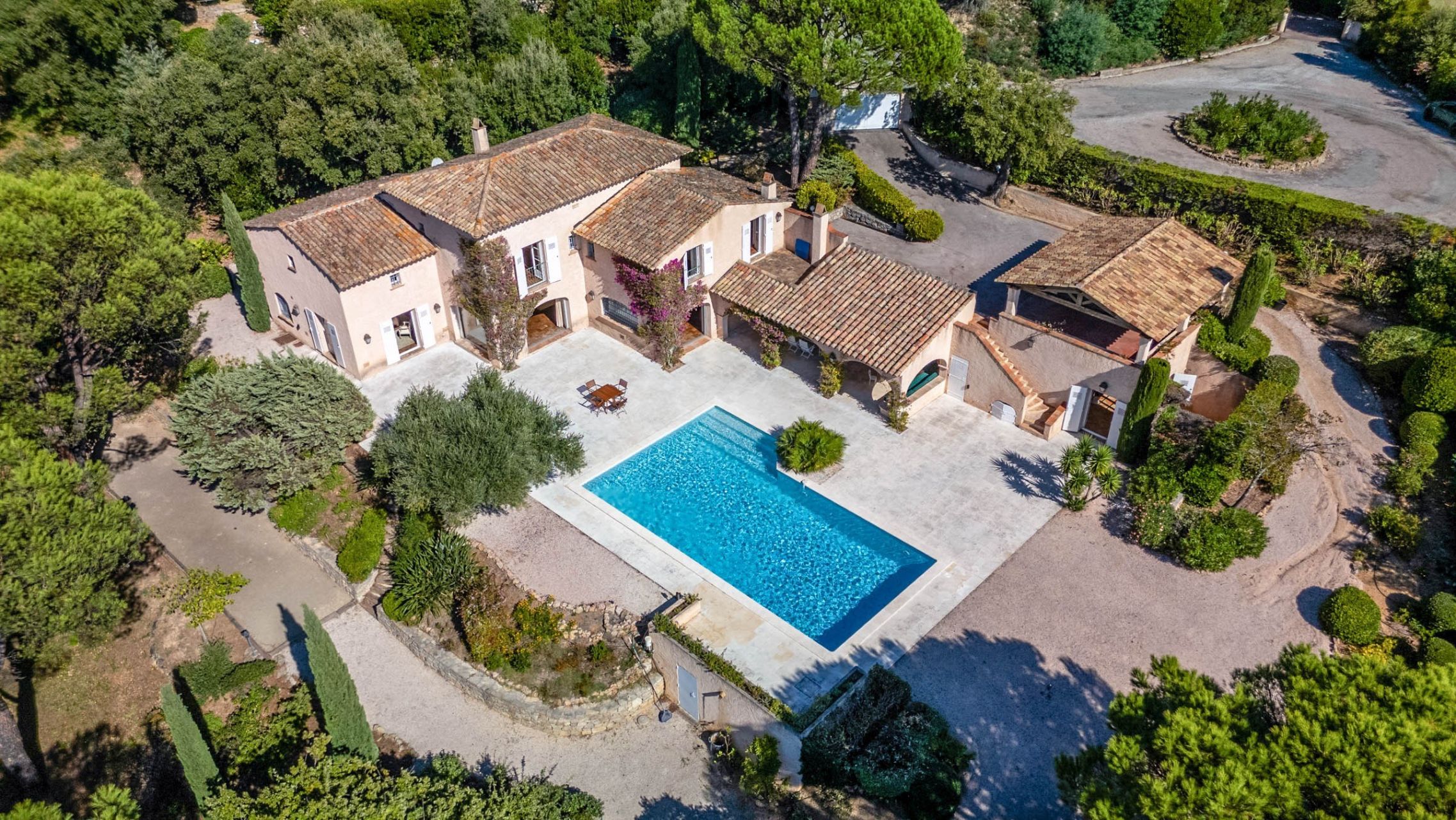 luxury provencale house 9 Rooms for sale on GRIMAUD (83310)