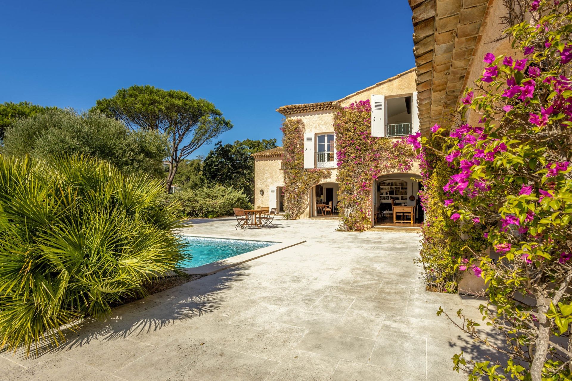 luxury provencale house 9 Rooms for sale on GRIMAUD (83310)